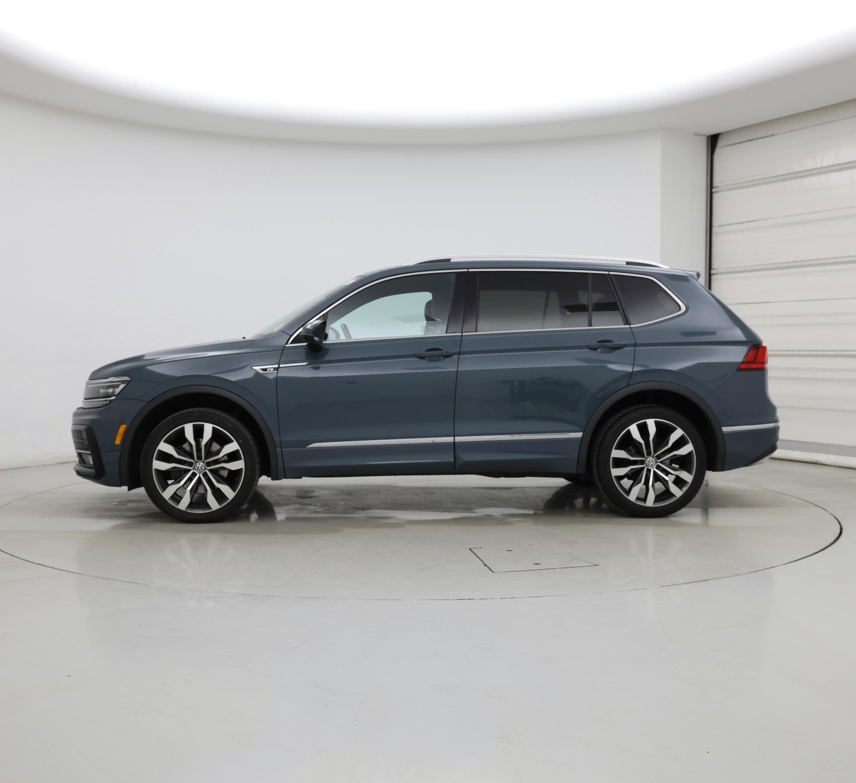 Thumbnail: 2020 Volkswagen Tiguan - 3