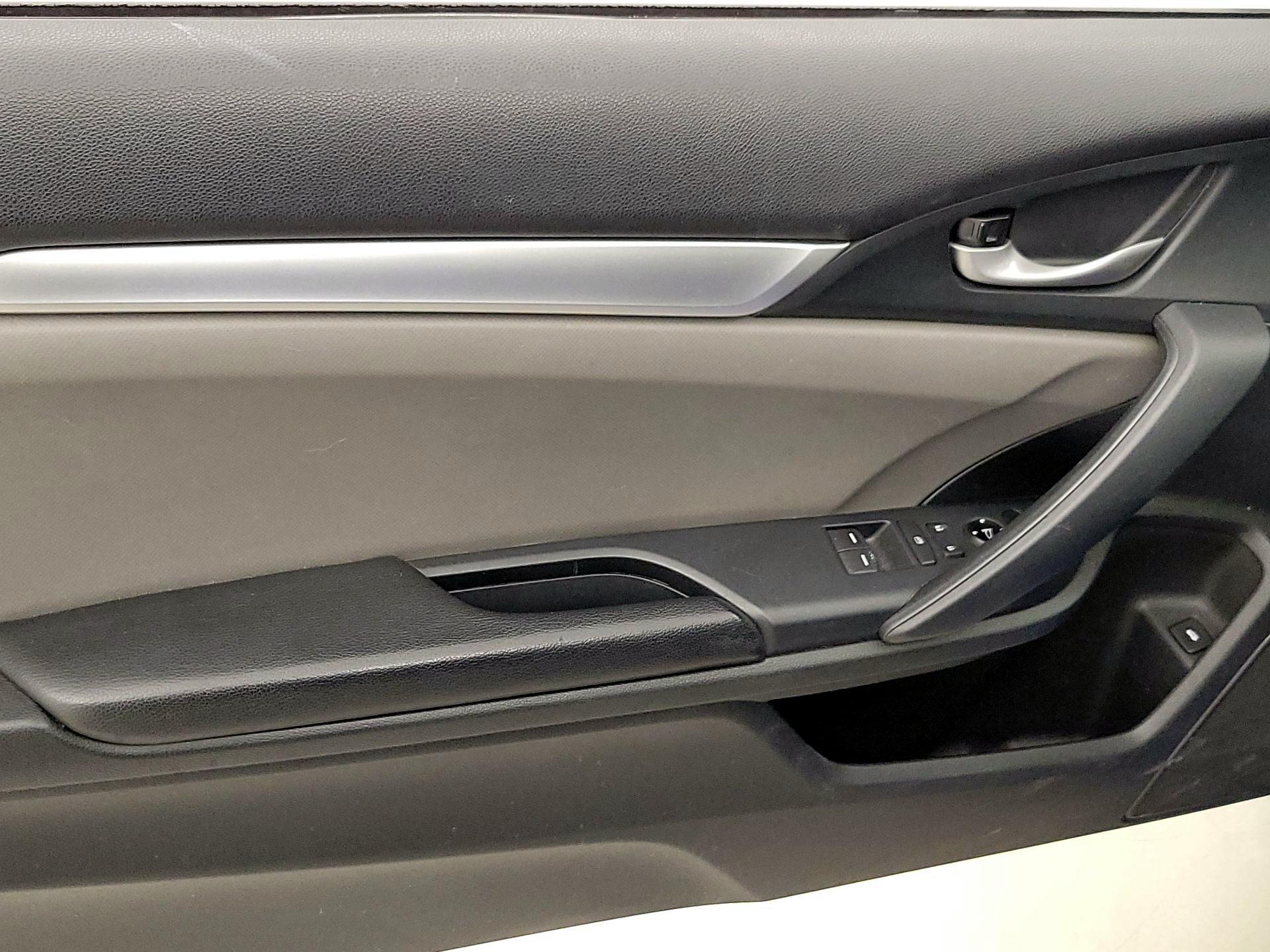 Thumbnail: 2016 Honda Civic - 12