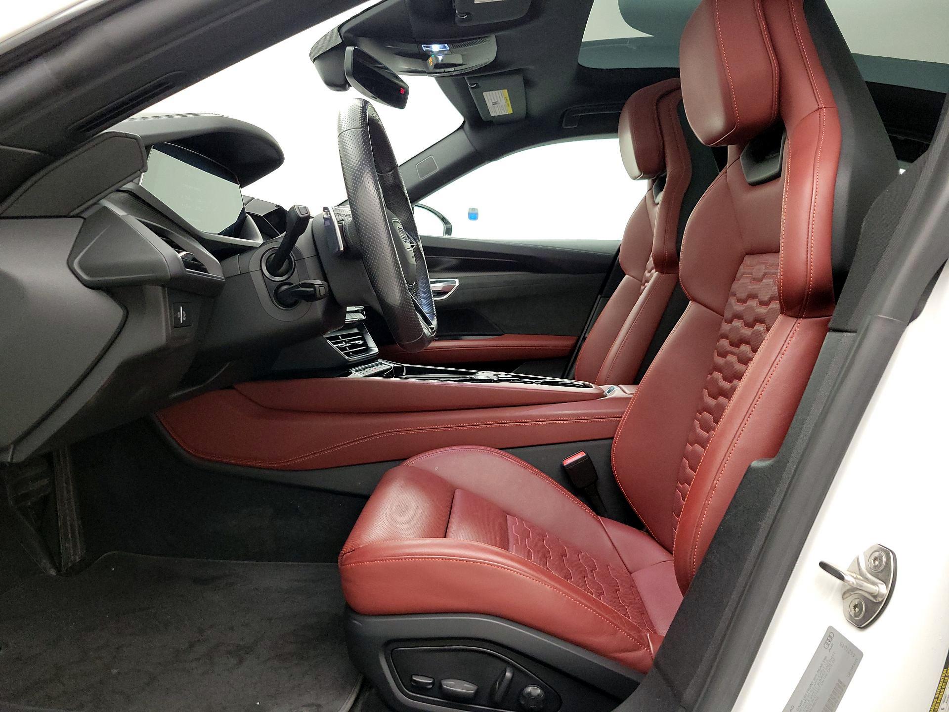 Thumbnail: 2022 Audi e-tron GT - 11