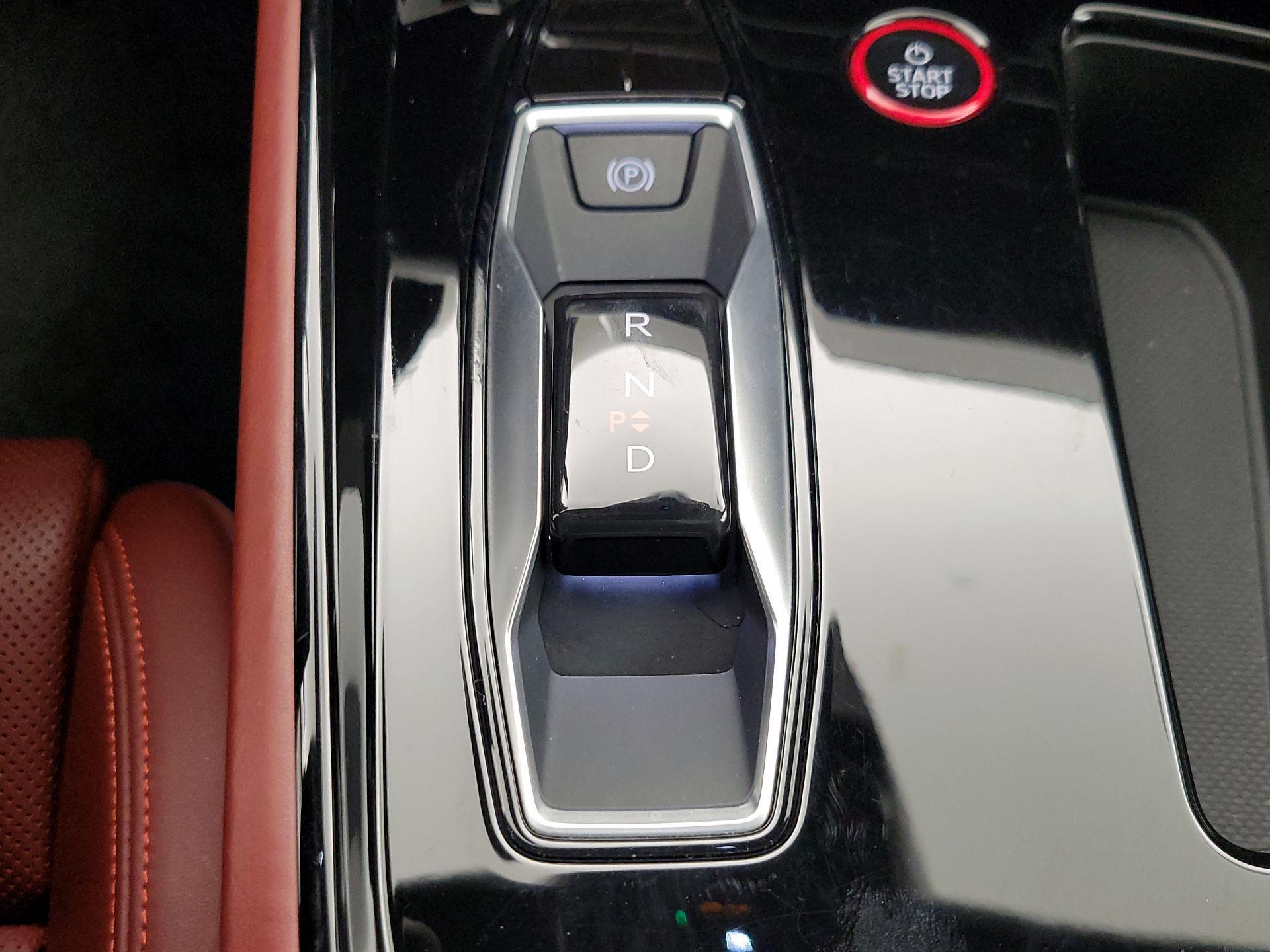 Thumbnail: 2022 Audi e-tron GT - 18