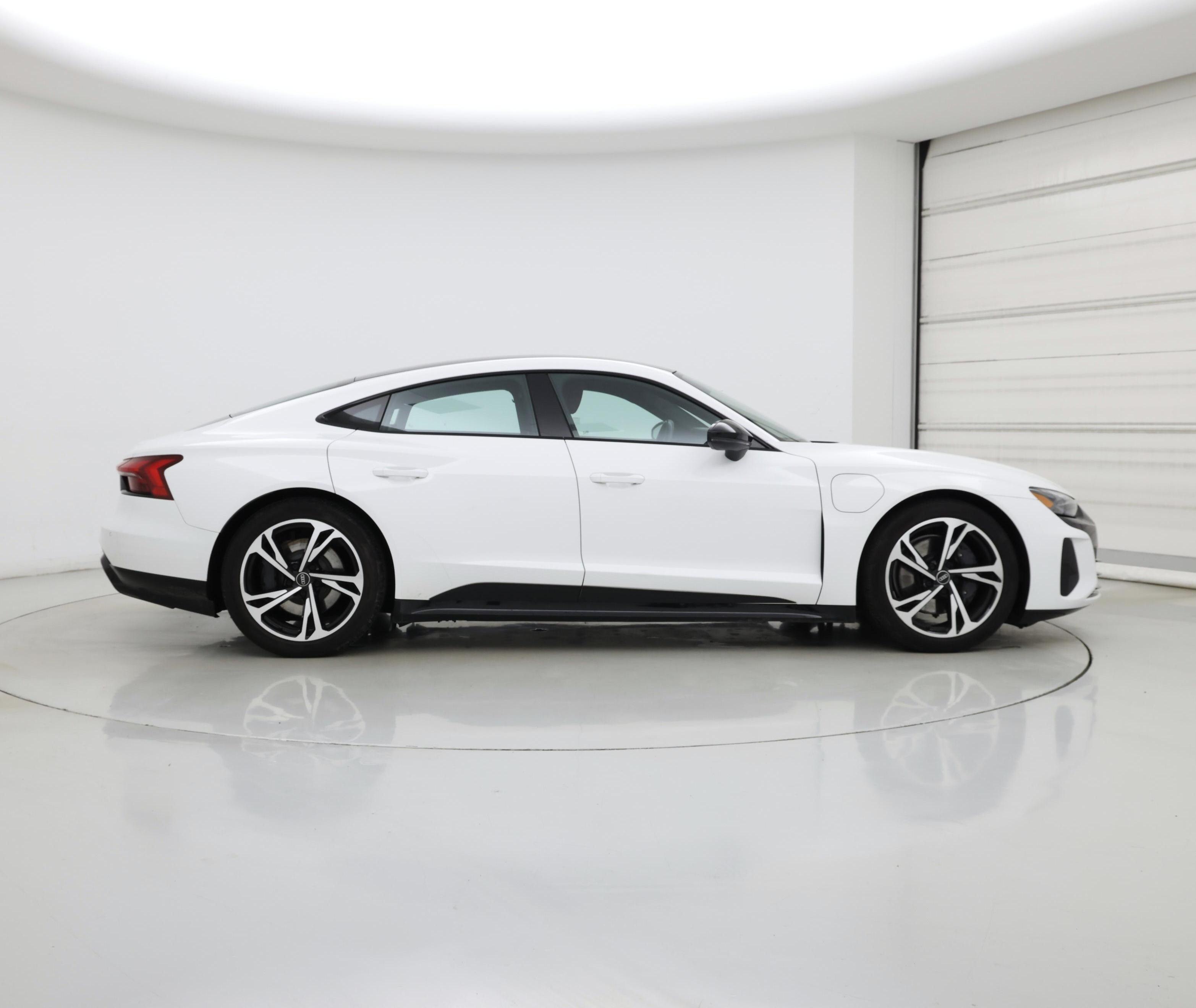 Thumbnail: 2022 Audi e-tron GT - 7