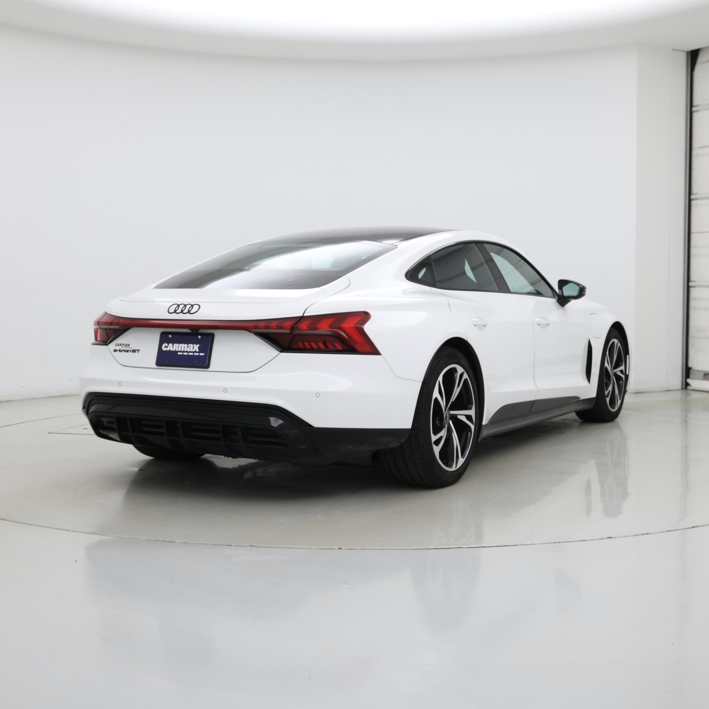 Thumbnail: 2022 Audi e-tron GT - 8