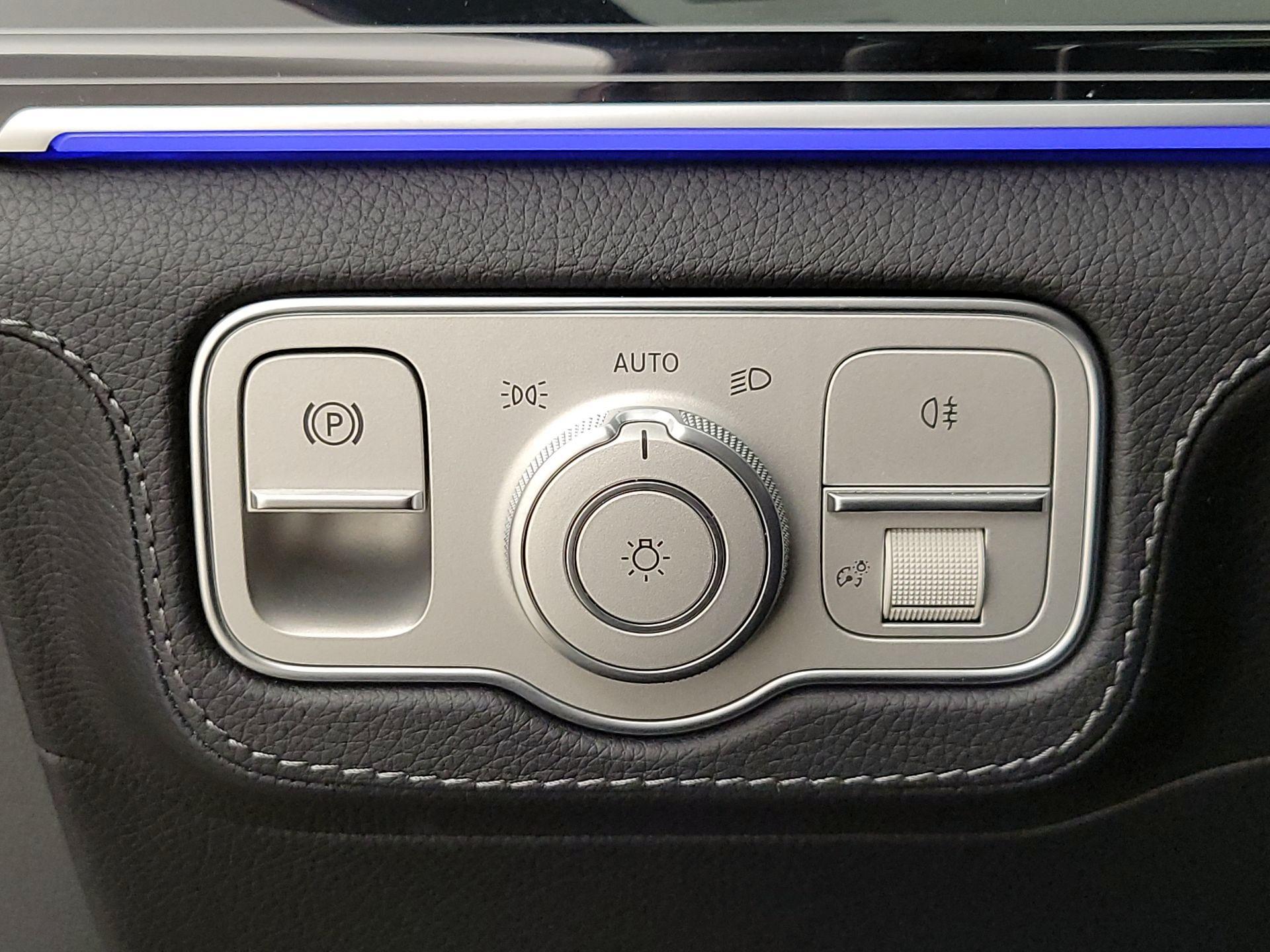 Thumbnail: 2025 Mercedes-Benz GLE - 13