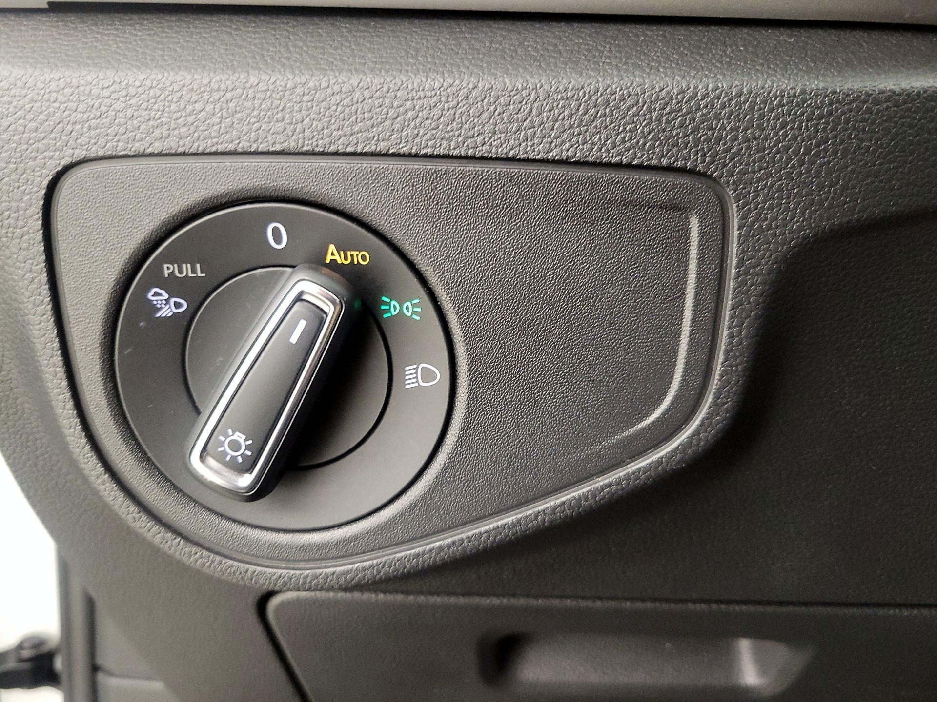 Thumbnail: 2021 Volkswagen Atlas - 11