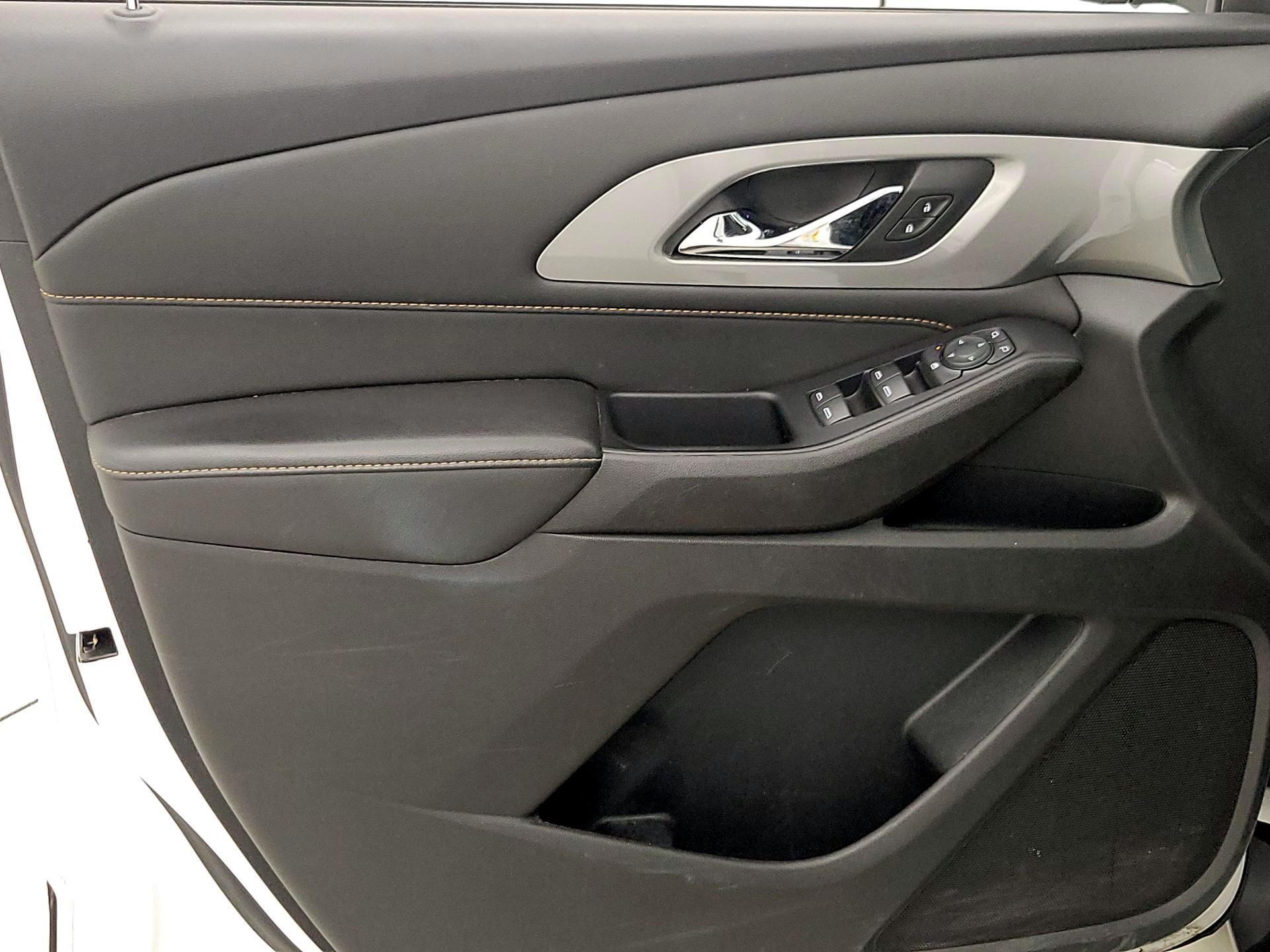 Thumbnail: 2020 Chevrolet Traverse - 12