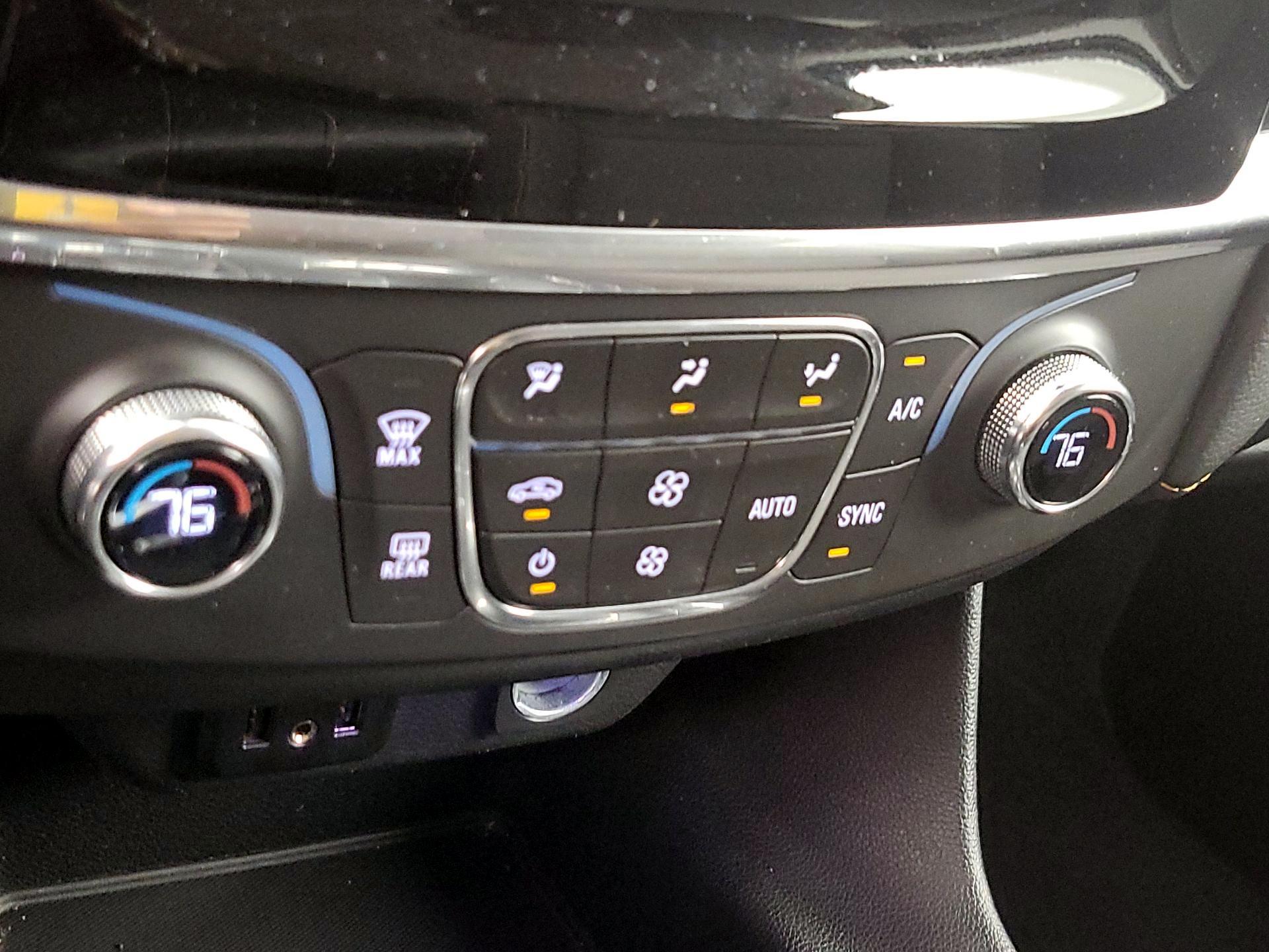 Thumbnail: 2020 Chevrolet Traverse - 16