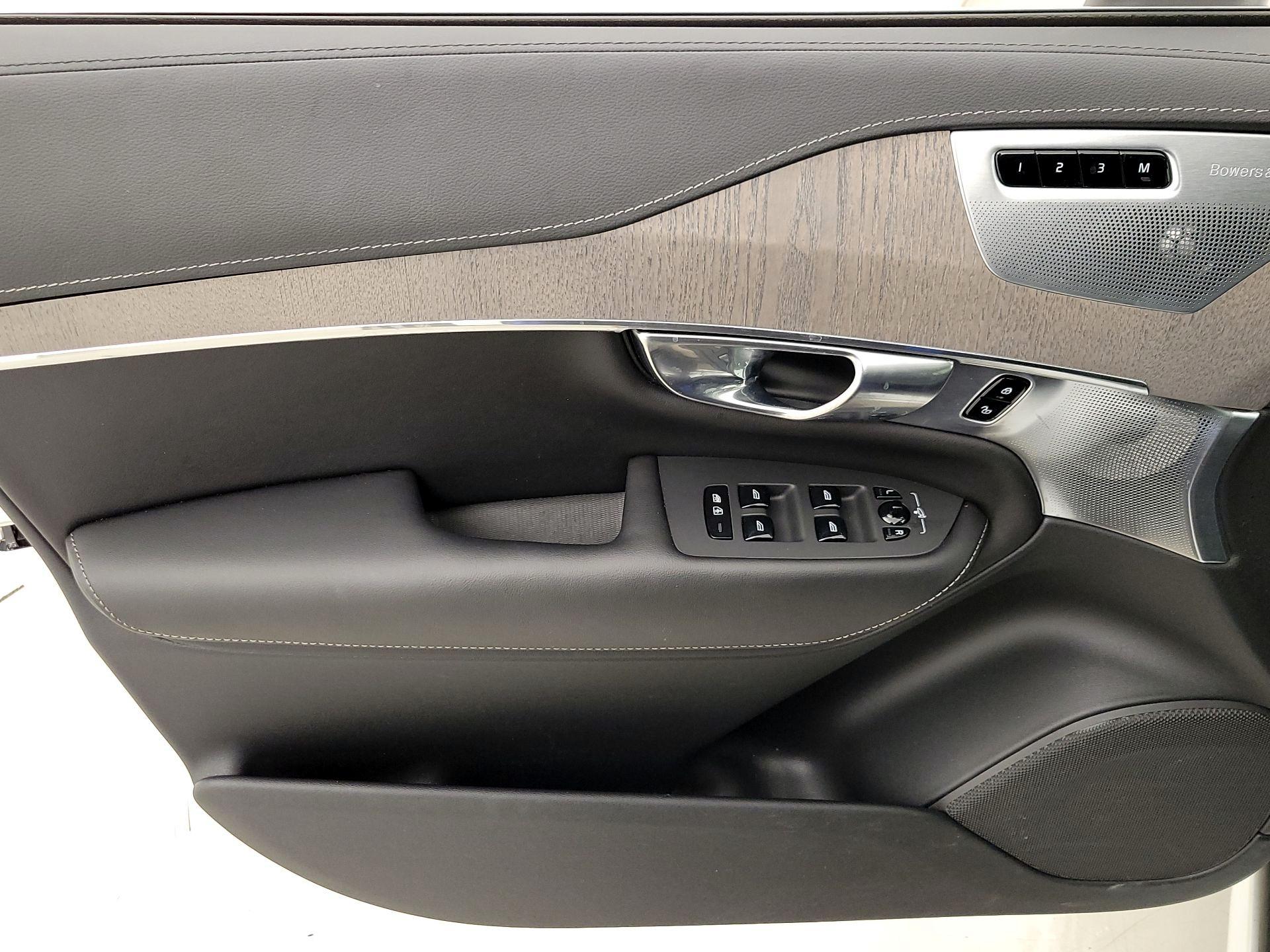 Thumbnail: 2022 Volvo XC90 - 12