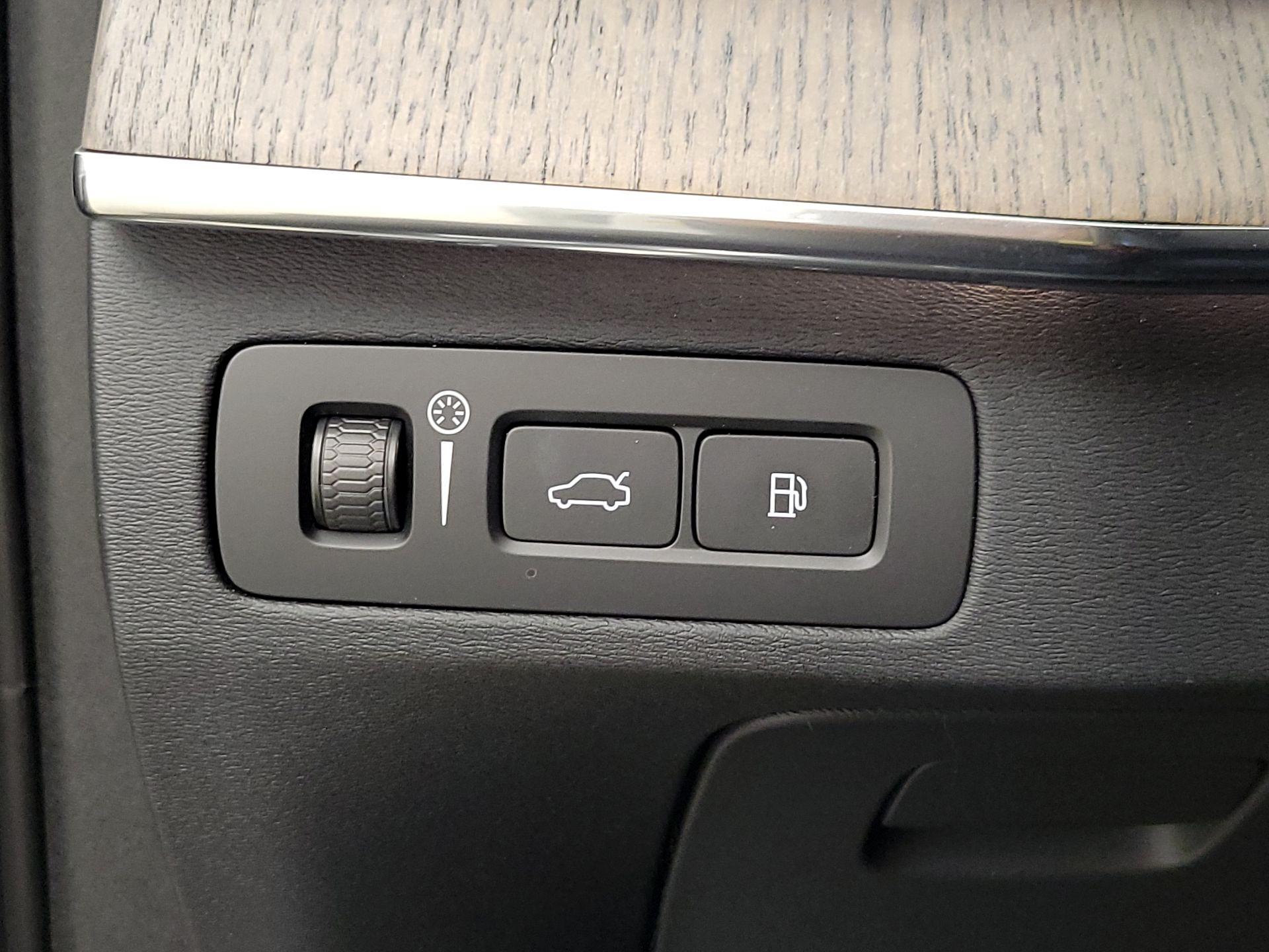 Thumbnail: 2022 Volvo XC90 - 13