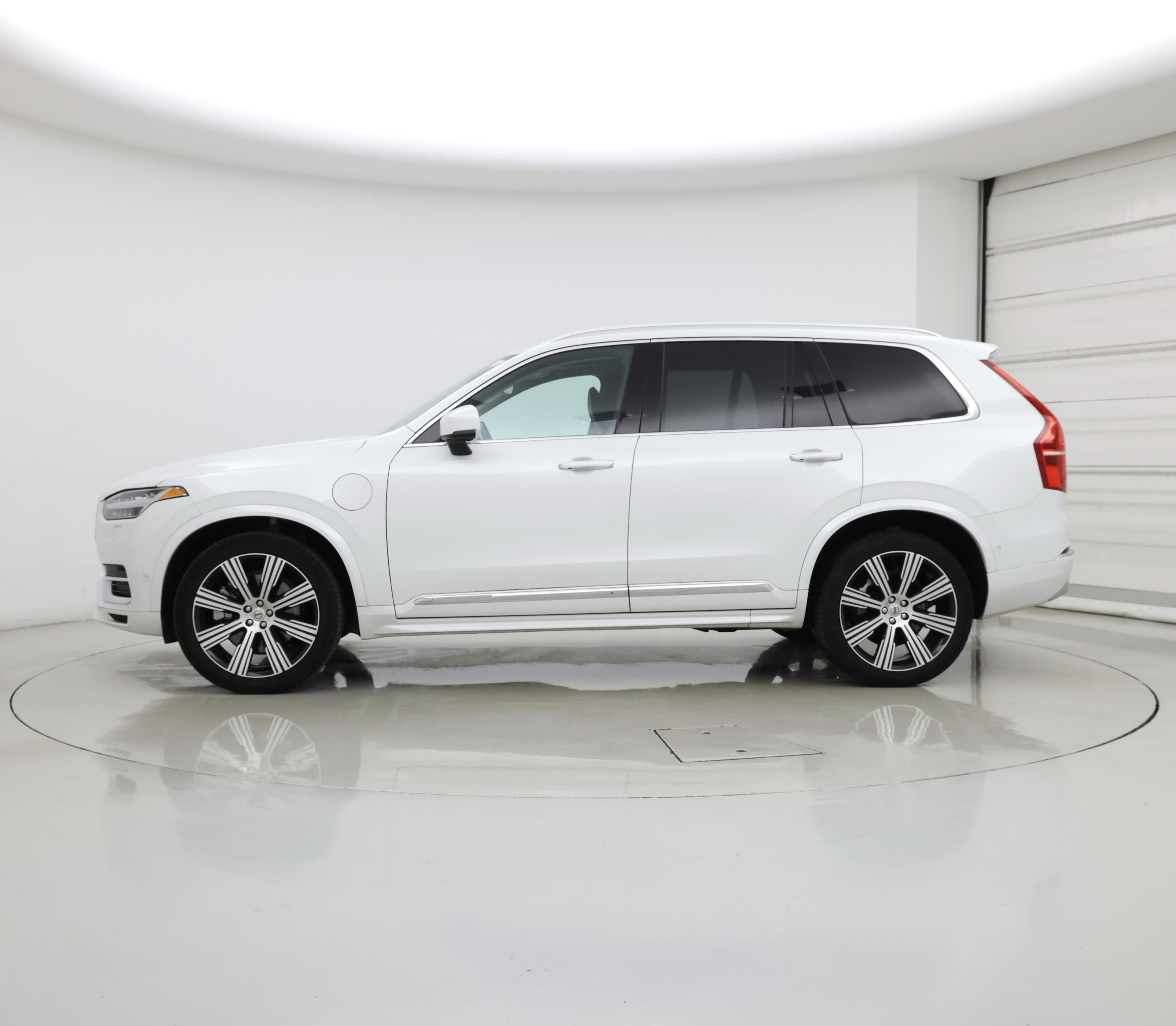 Thumbnail: 2022 Volvo XC90 - 3