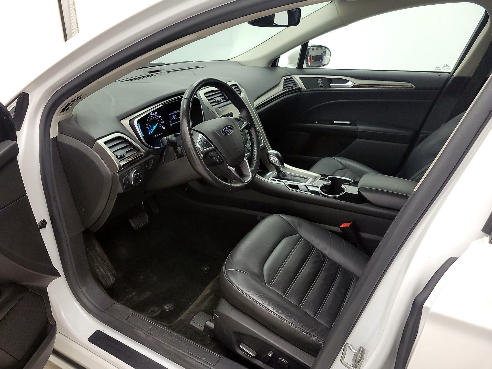 Thumbnail: 2016 Ford Fusion - 11