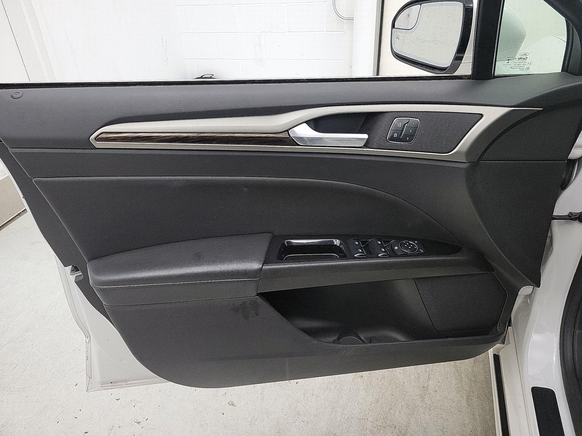 Thumbnail: 2016 Ford Fusion - 12