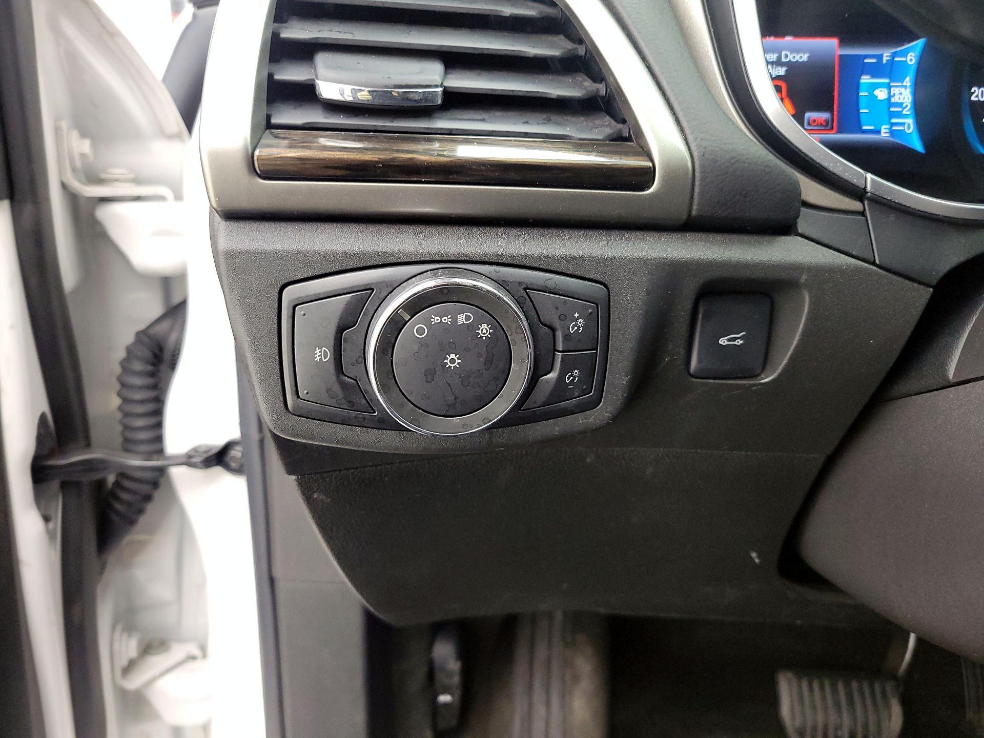 Thumbnail: 2016 Ford Fusion - 13