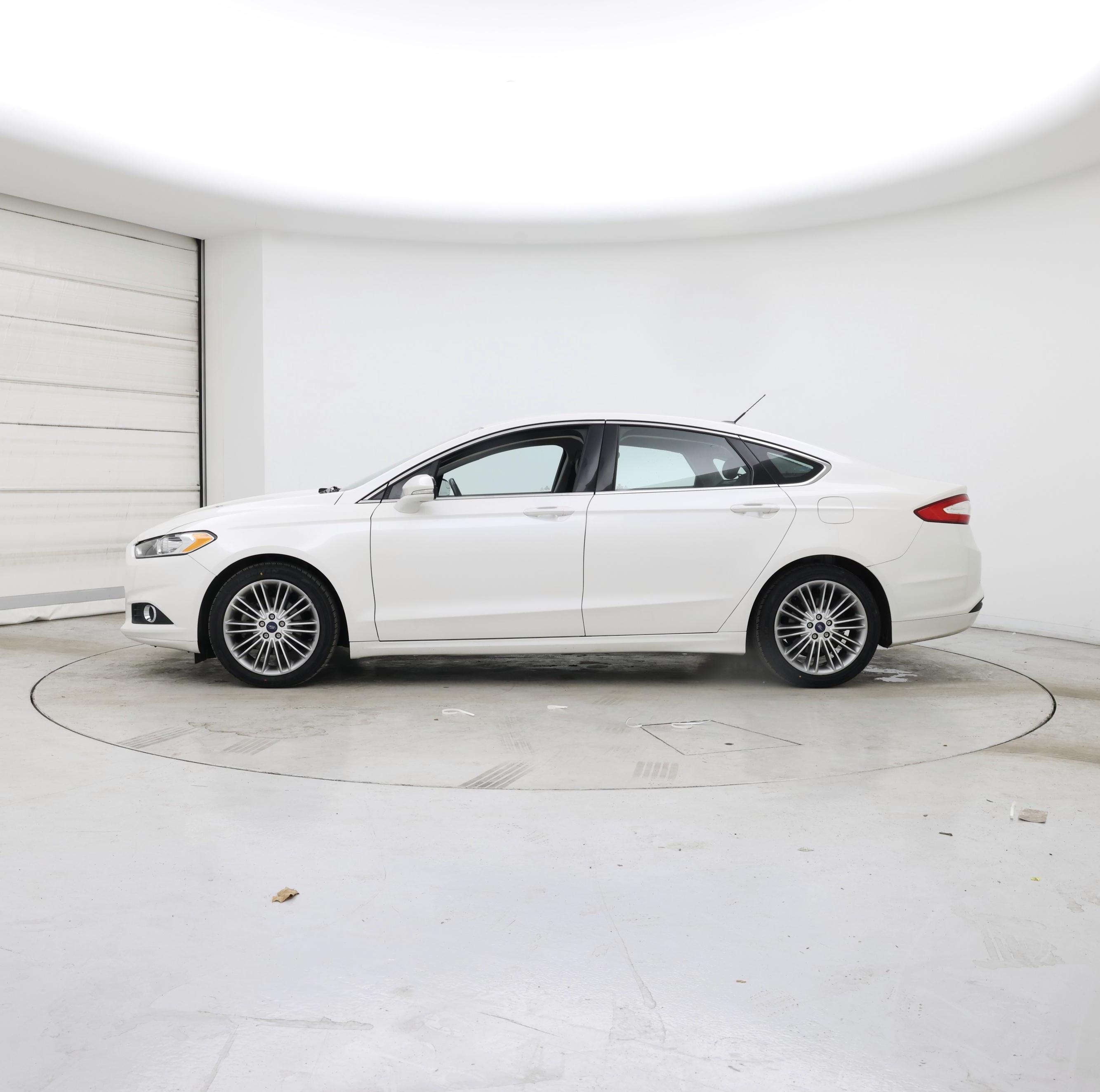 Thumbnail: 2016 Ford Fusion - 3