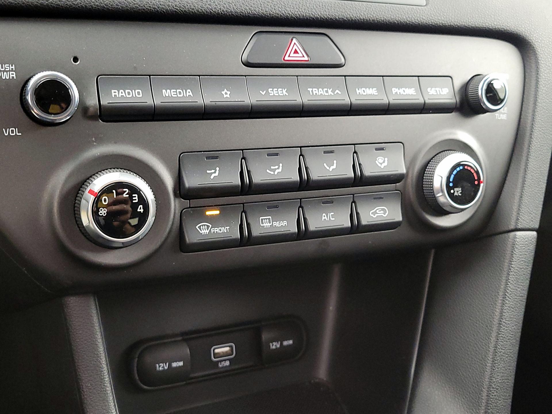 Thumbnail: 2022 Kia Sportage - 16