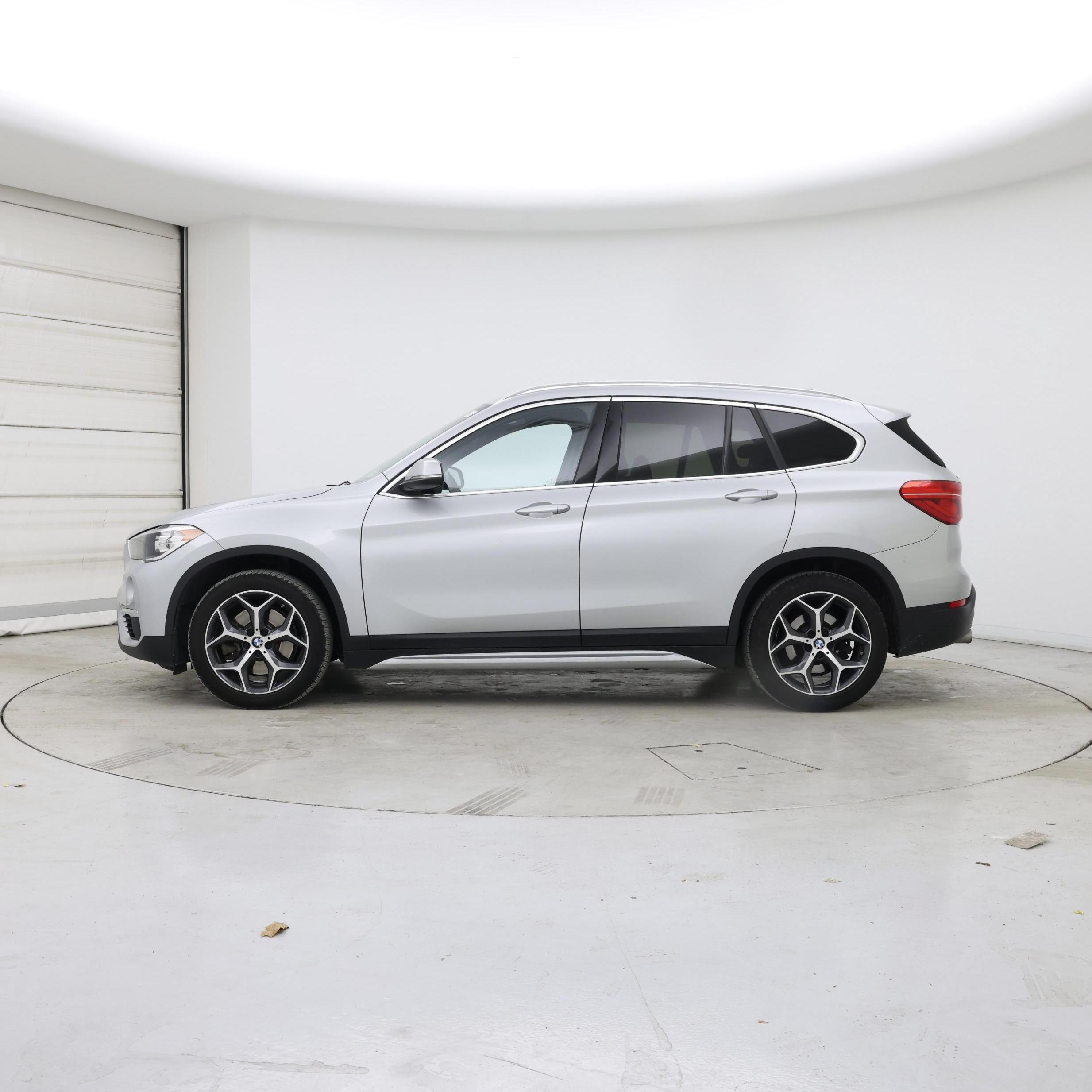 Thumbnail: 2018 BMW X1 - 3
