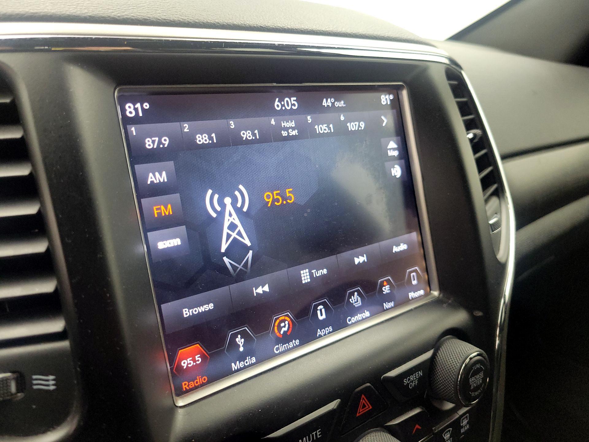 Thumbnail: 2018 Jeep Grand Cherokee - 16