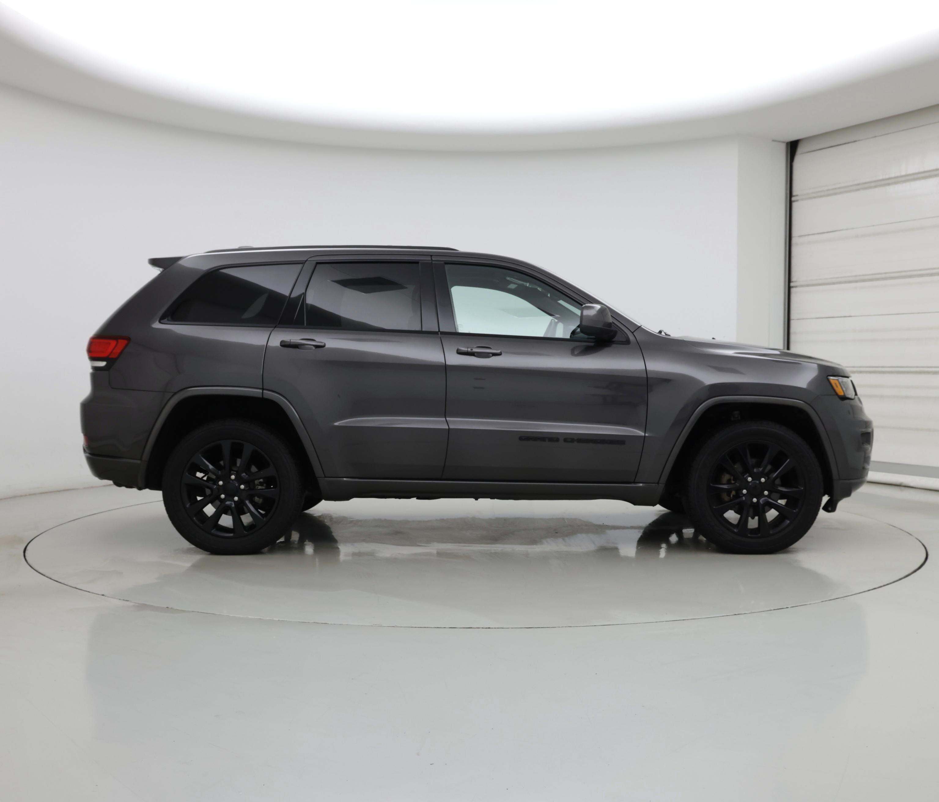 Thumbnail: 2020 Jeep Grand Cherokee - 7