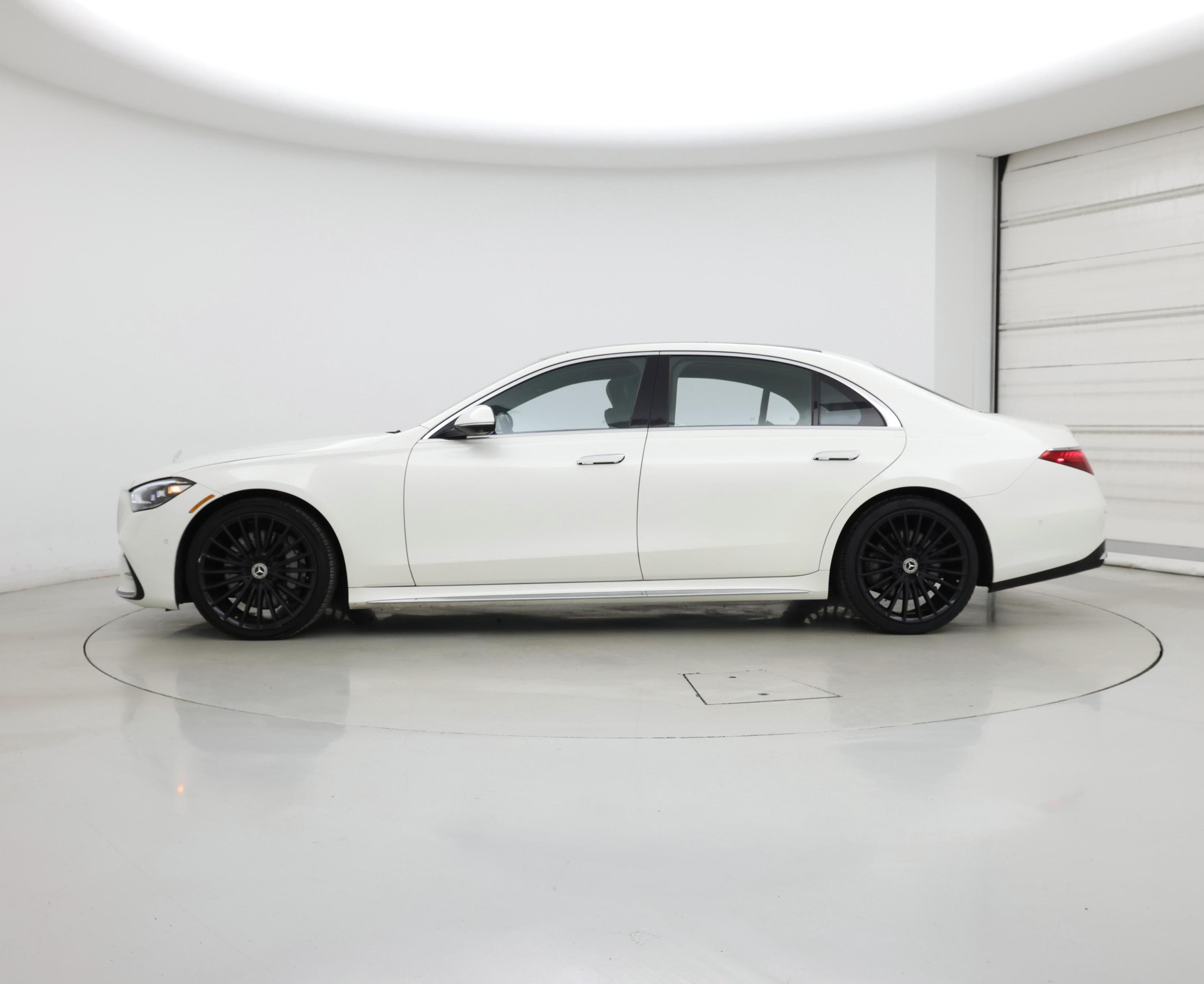 Thumbnail: 2022 Mercedes-Benz S-Class - 3