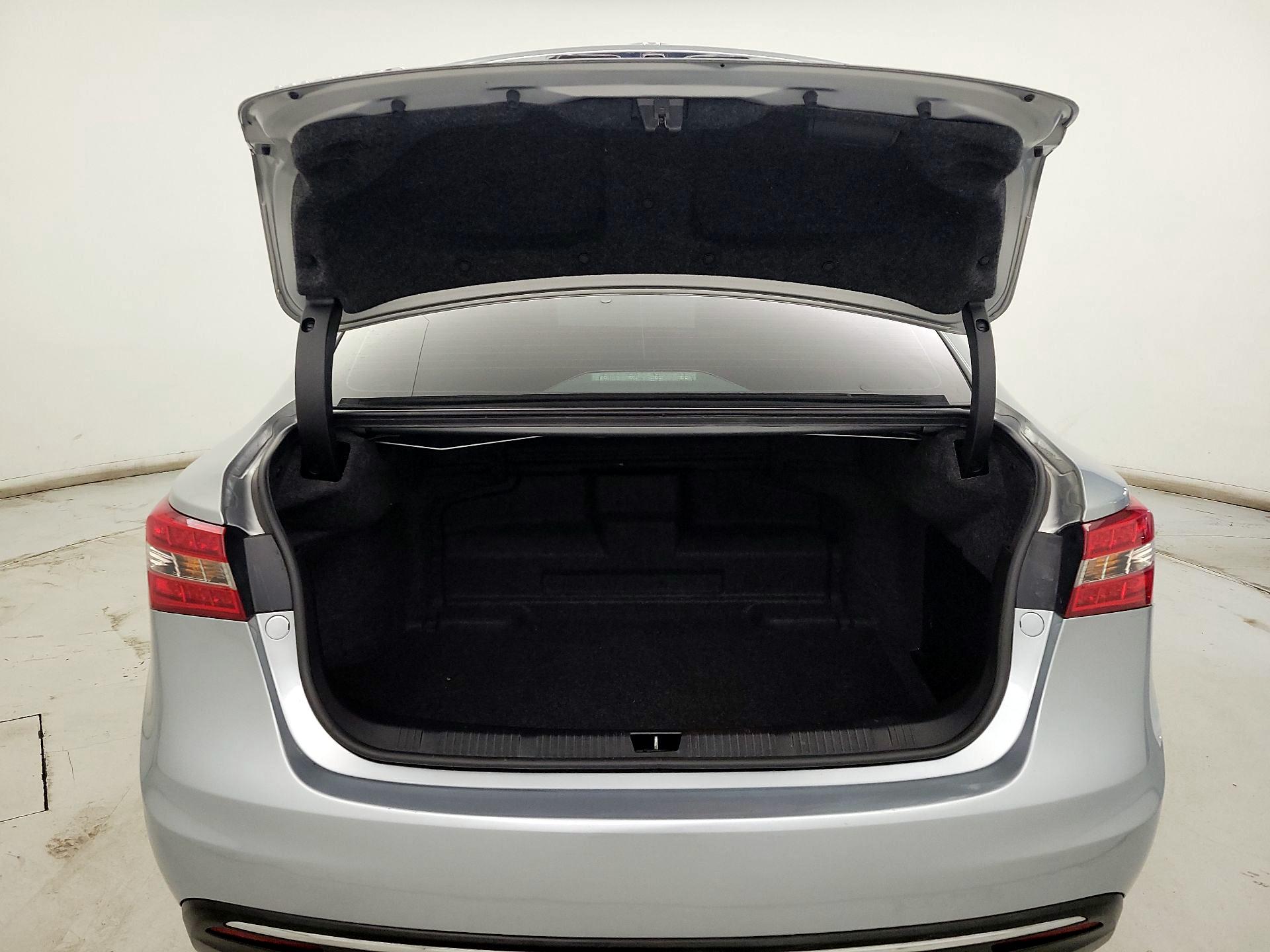 Thumbnail: 2016 Toyota Avalon - 18