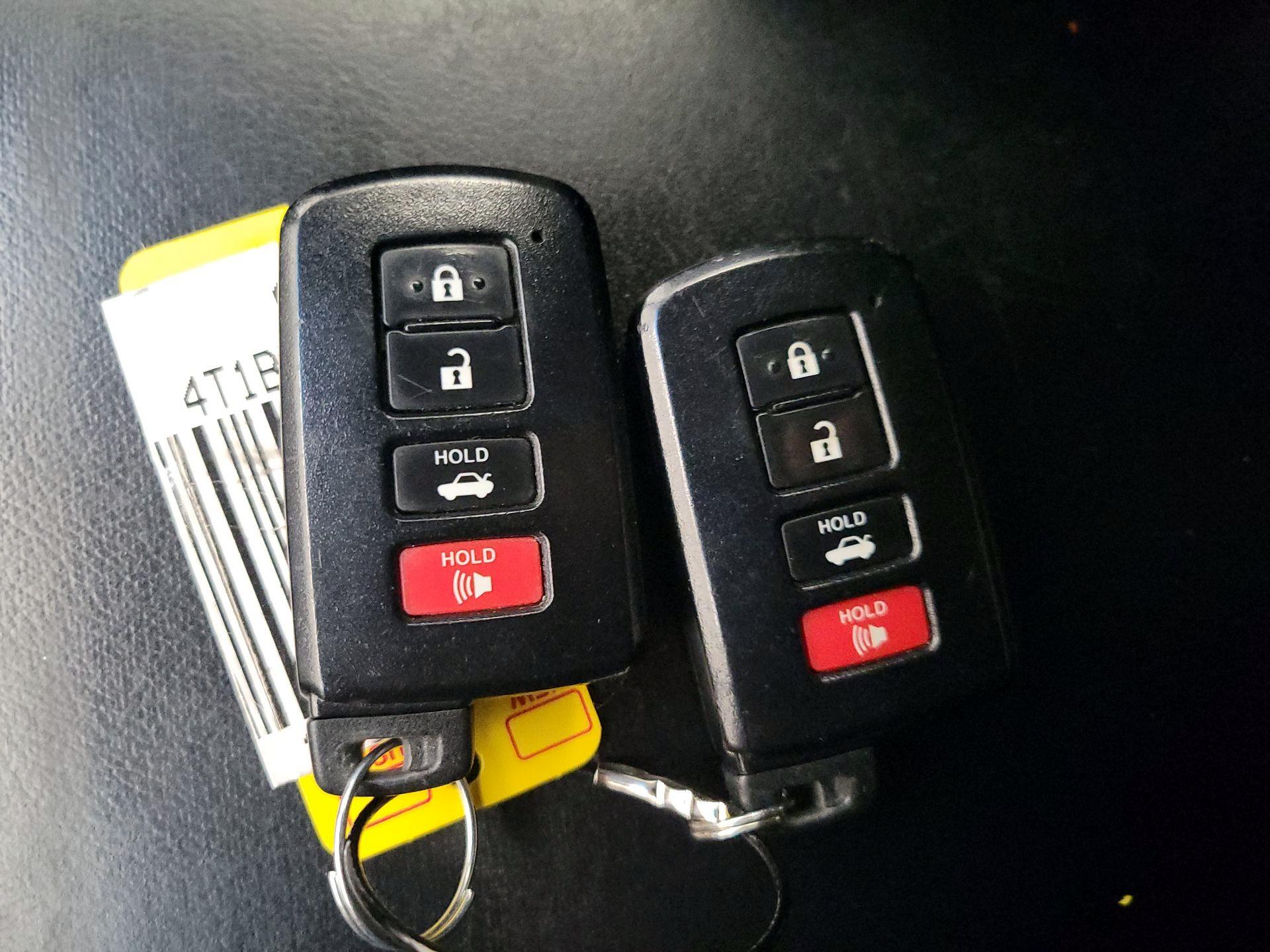 Thumbnail: 2016 Toyota Avalon - 20