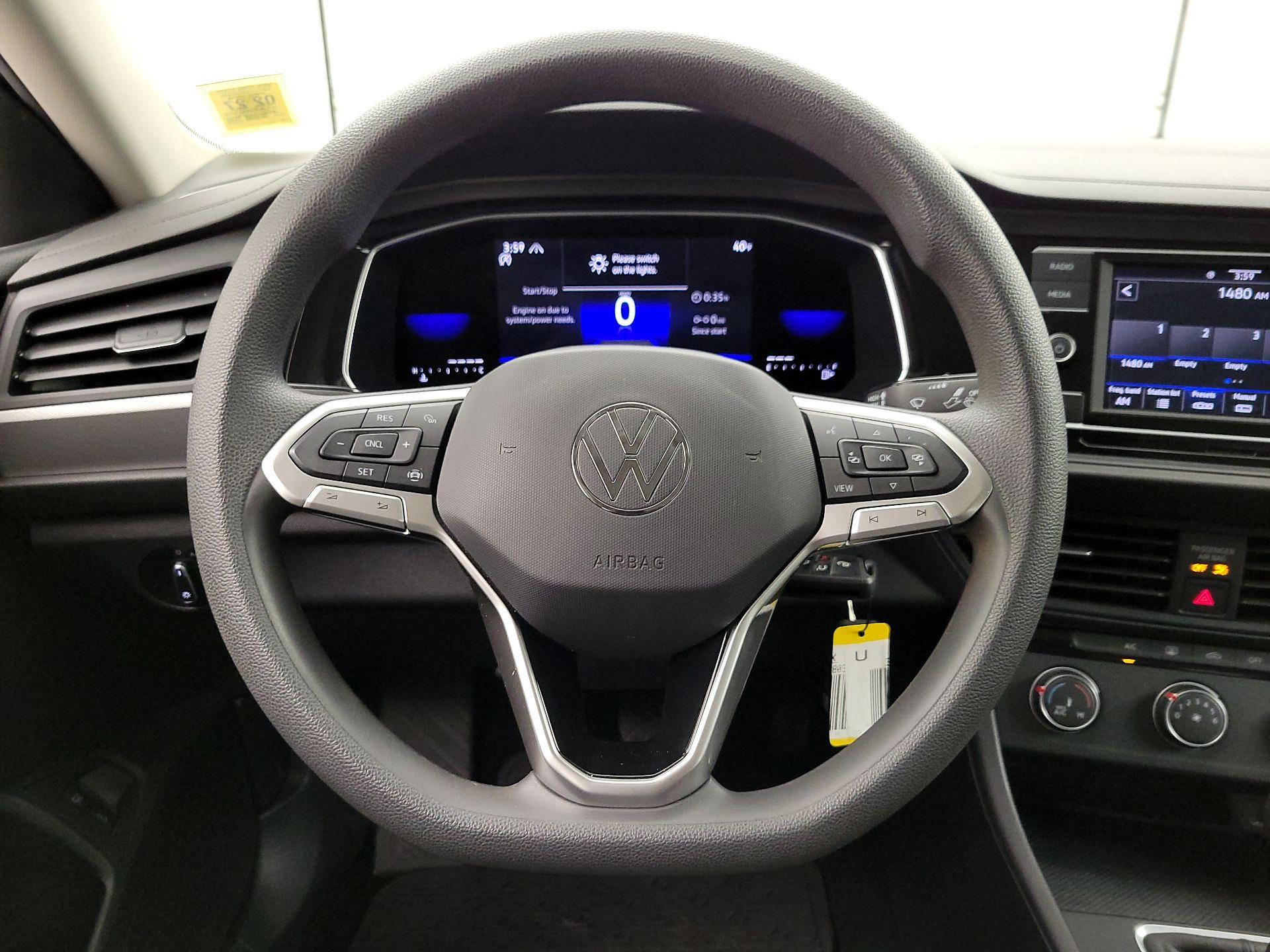 Thumbnail: 2023 Volkswagen Jetta - 10