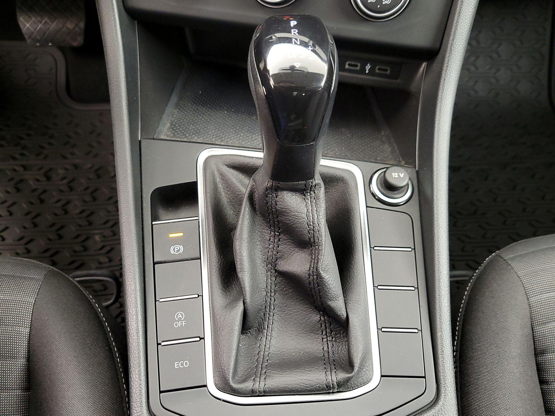 Thumbnail: 2023 Volkswagen Jetta - 17