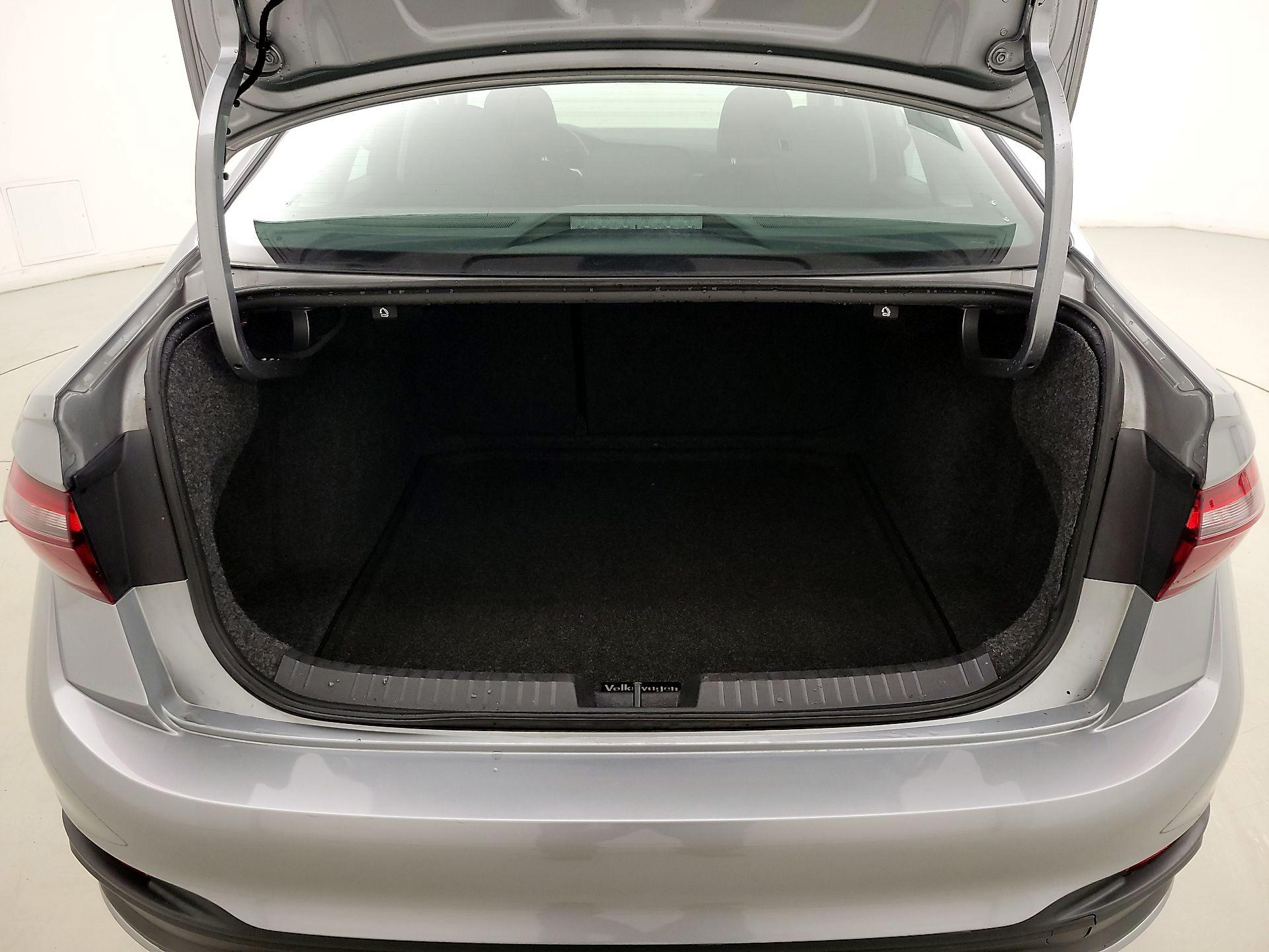 Thumbnail: 2023 Volkswagen Jetta - 20