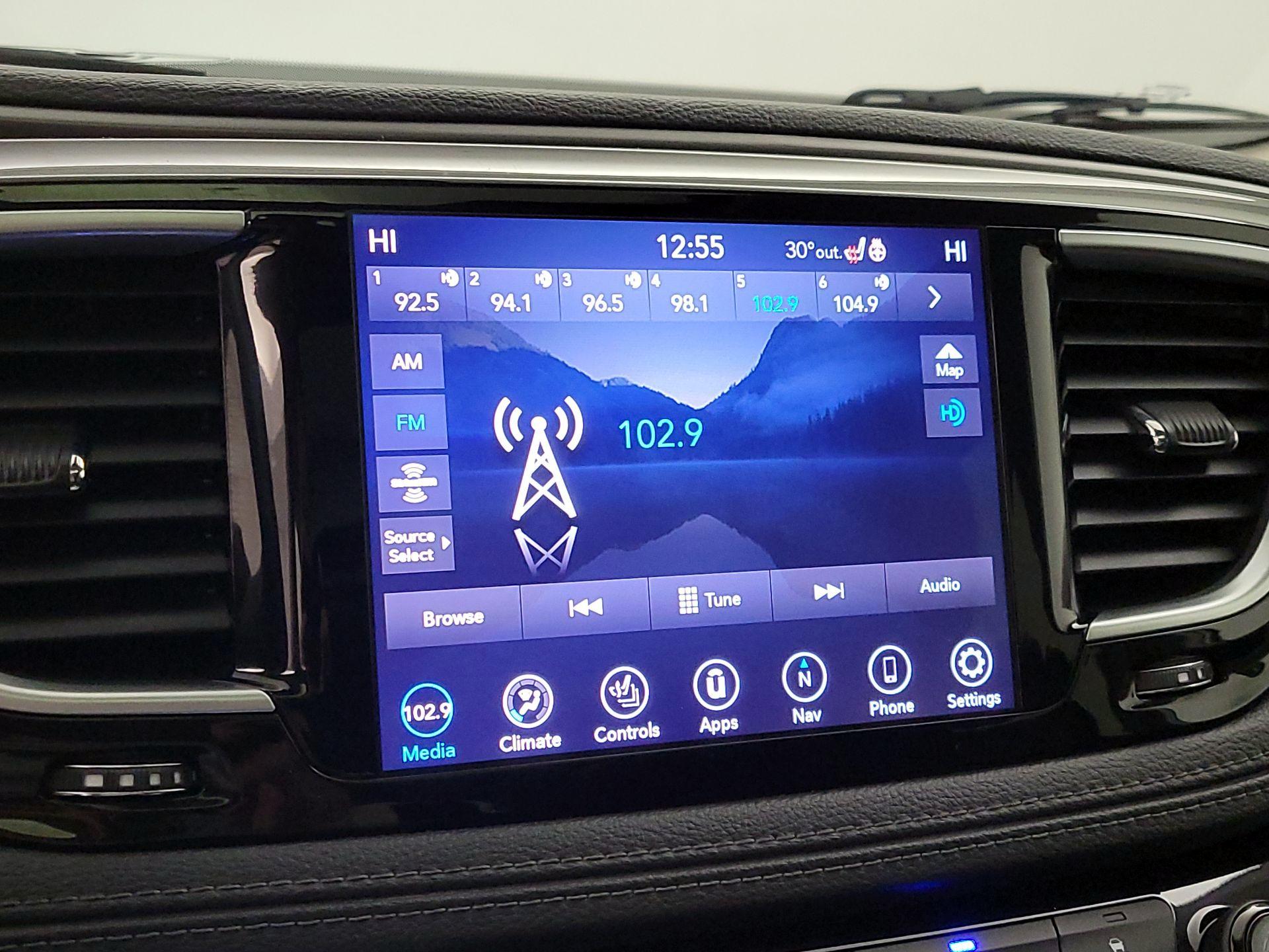 Thumbnail: 2019 Chrysler Pacifica - 16