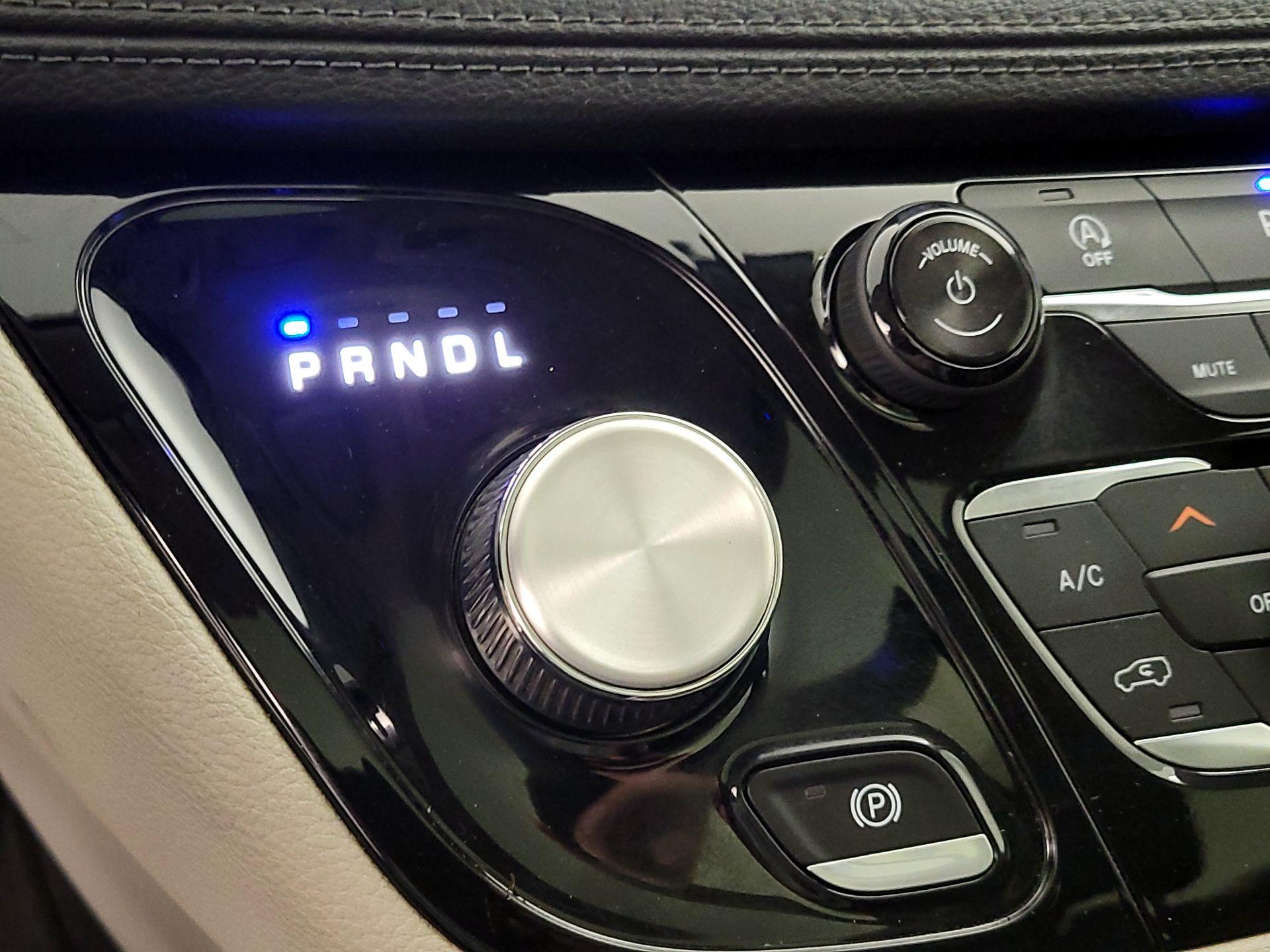 Thumbnail: 2019 Chrysler Pacifica - 18