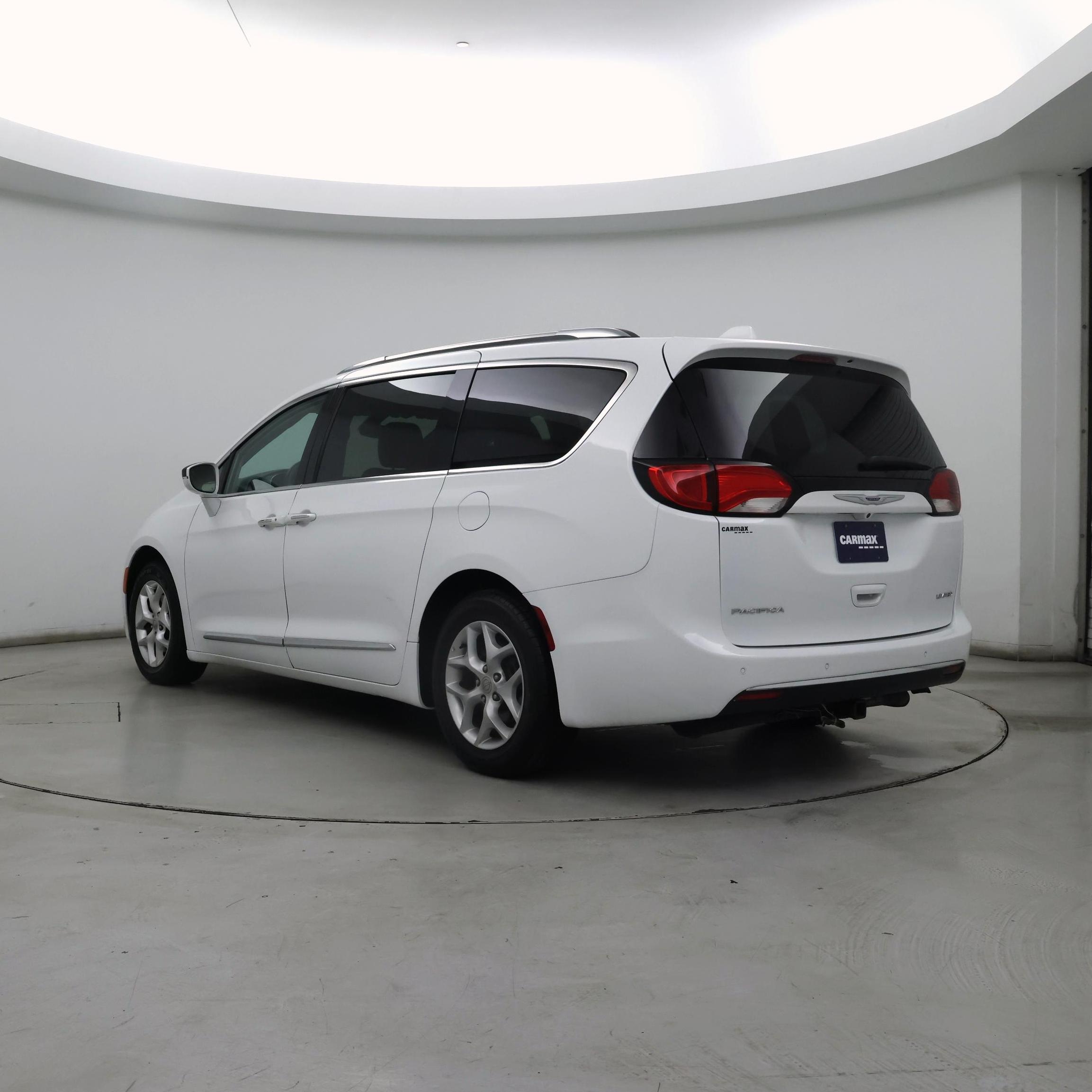 Thumbnail: 2019 Chrysler Pacifica - 2
