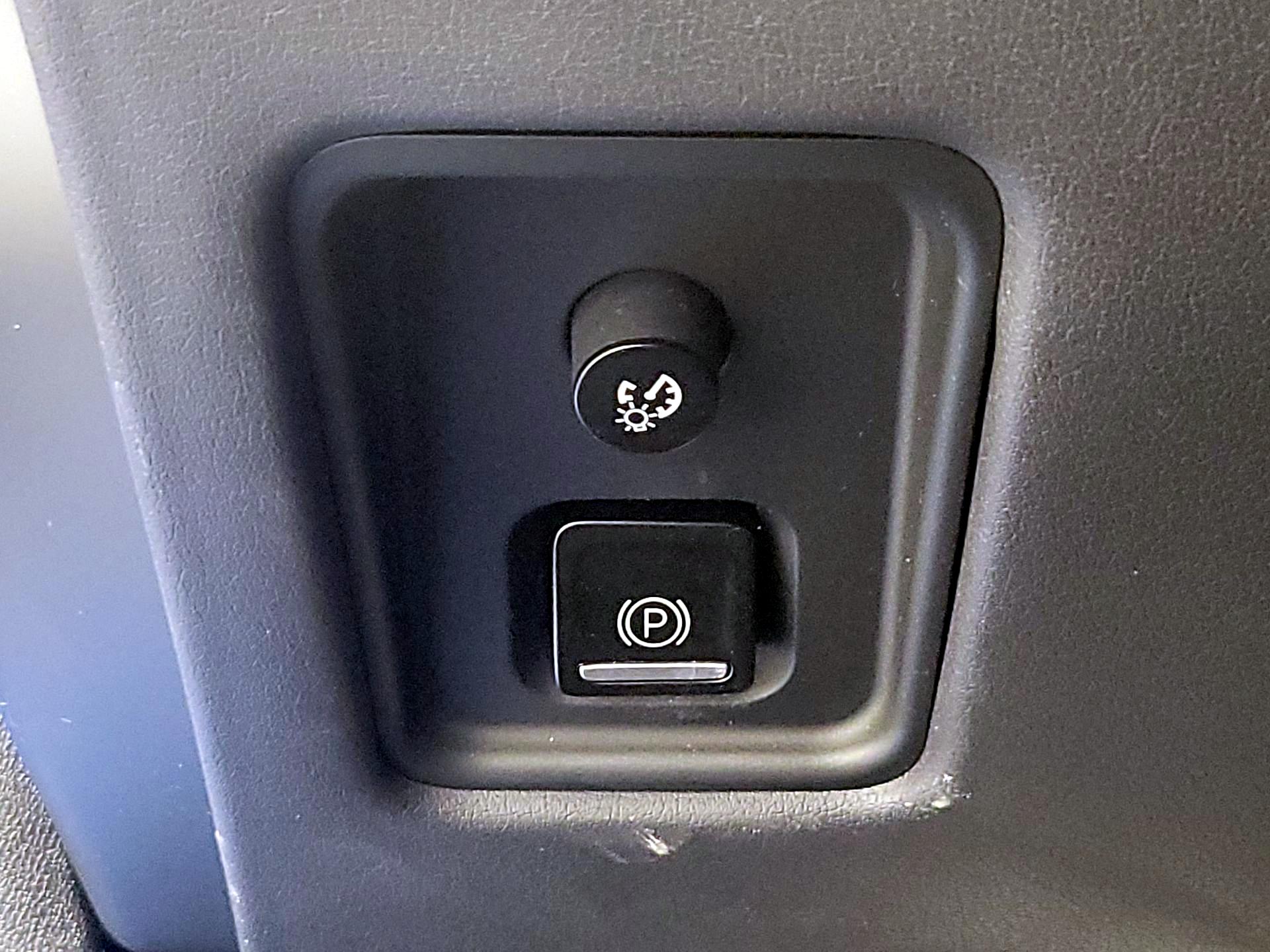 Thumbnail: 2020 Chevrolet Corvette - 12