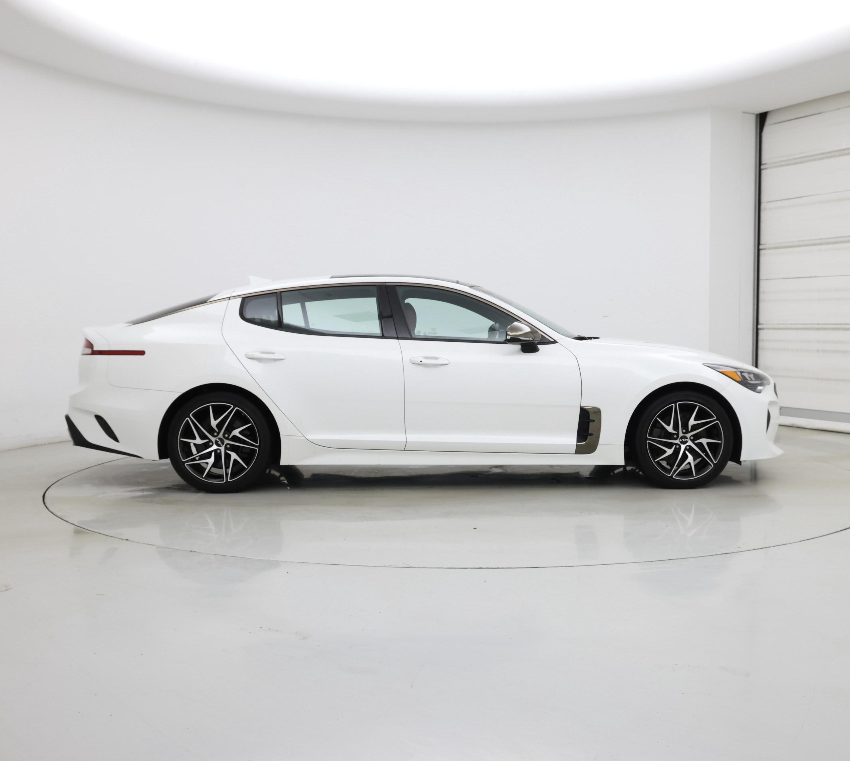 Thumbnail: 2022 Kia Stinger - 7