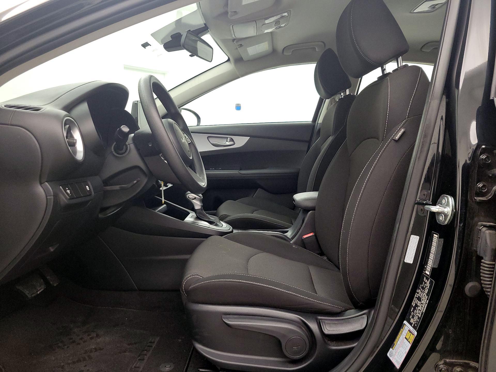 Thumbnail: 2024 Kia Forte - 11