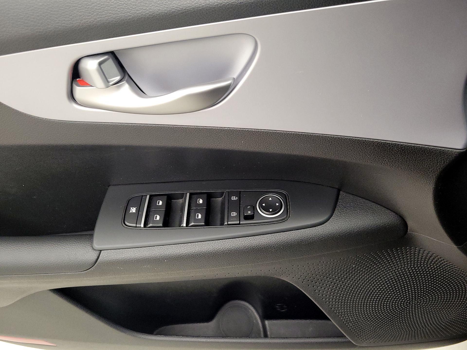 Thumbnail: 2024 Kia Forte - 12