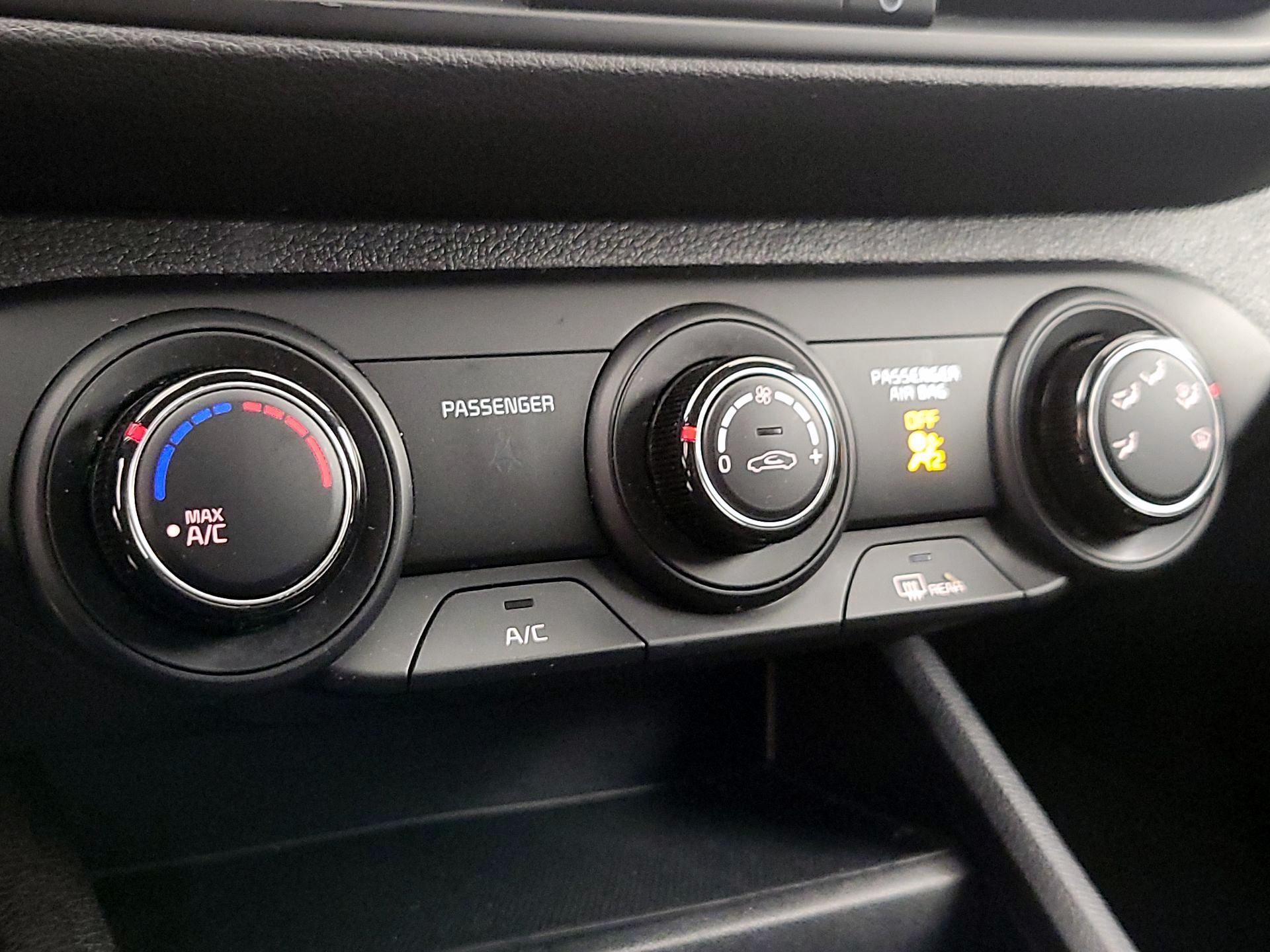 Thumbnail: 2024 Kia Forte - 16