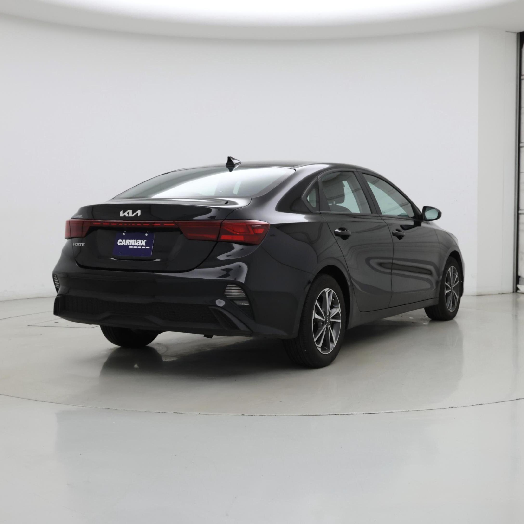 Thumbnail: 2024 Kia Forte - 8