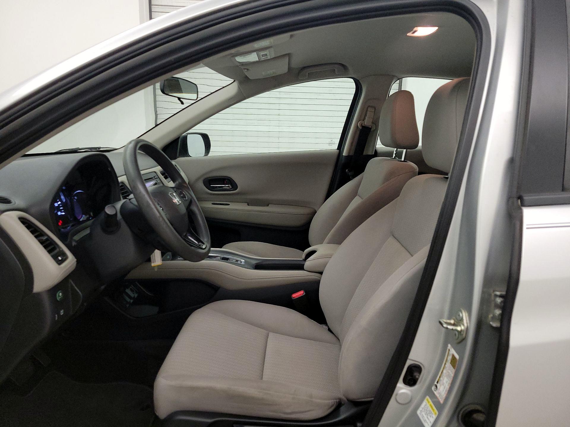 Thumbnail: 2016 Honda HR-V - 11