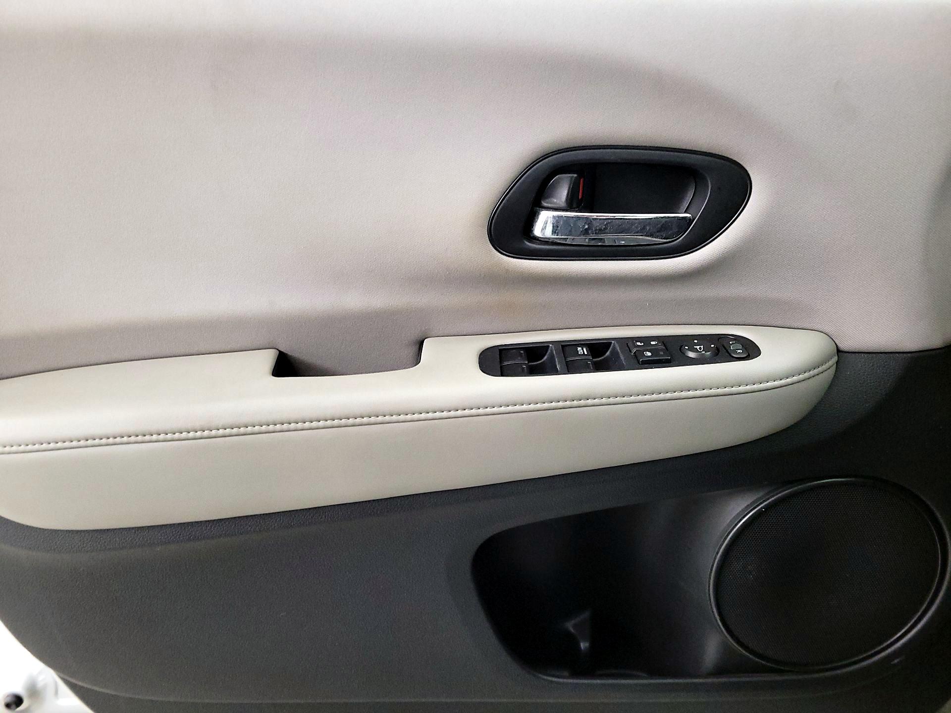 Thumbnail: 2016 Honda HR-V - 12