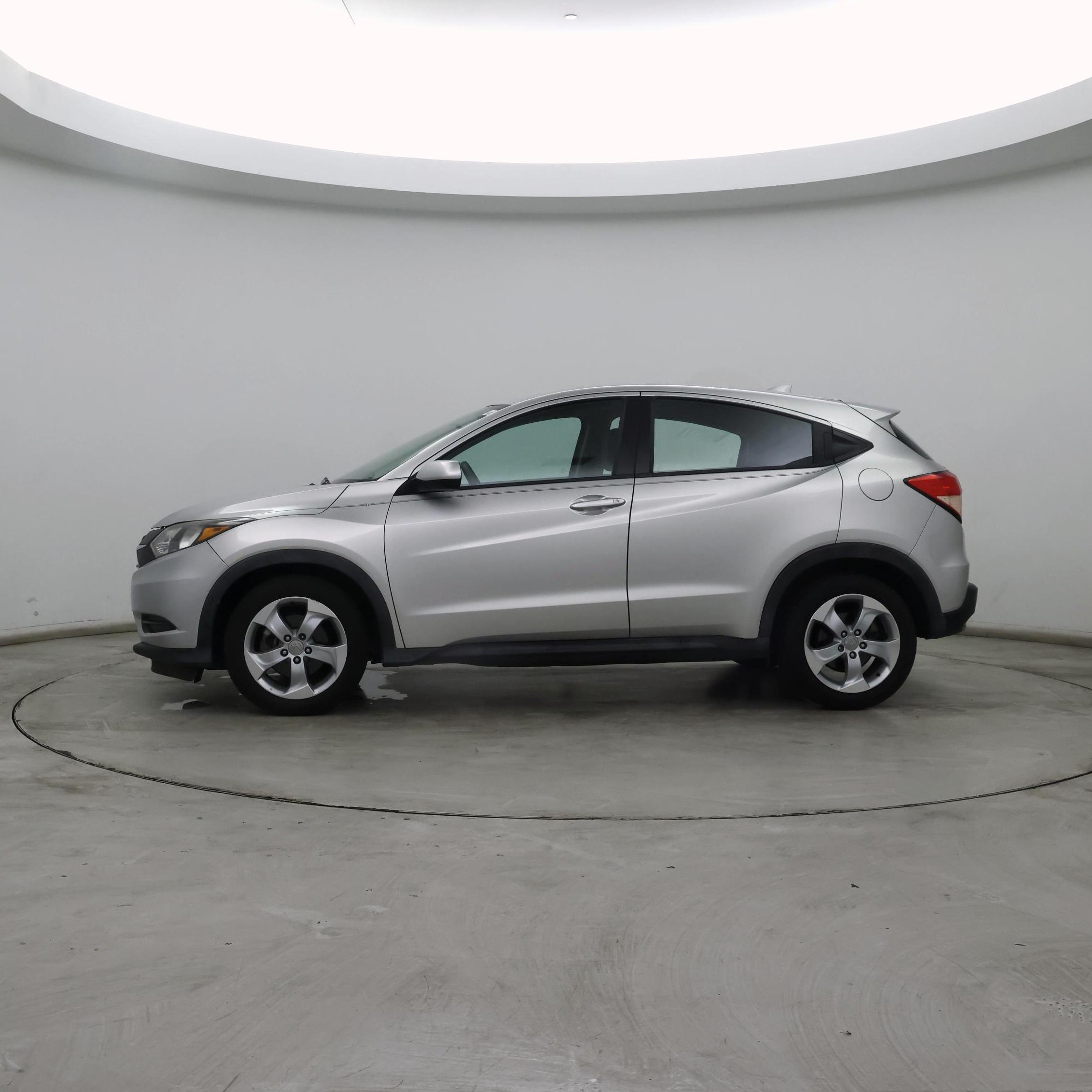 Thumbnail: 2016 Honda HR-V - 3