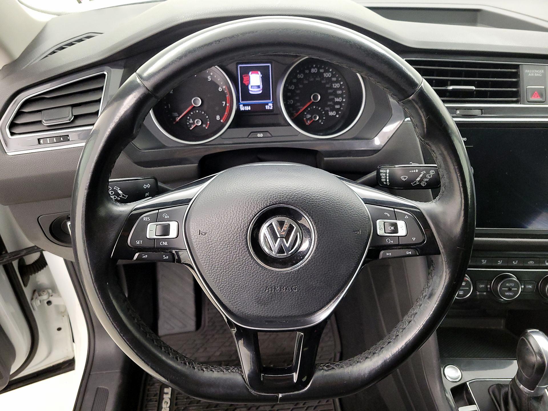 Thumbnail: 2018 Volkswagen Tiguan - 10