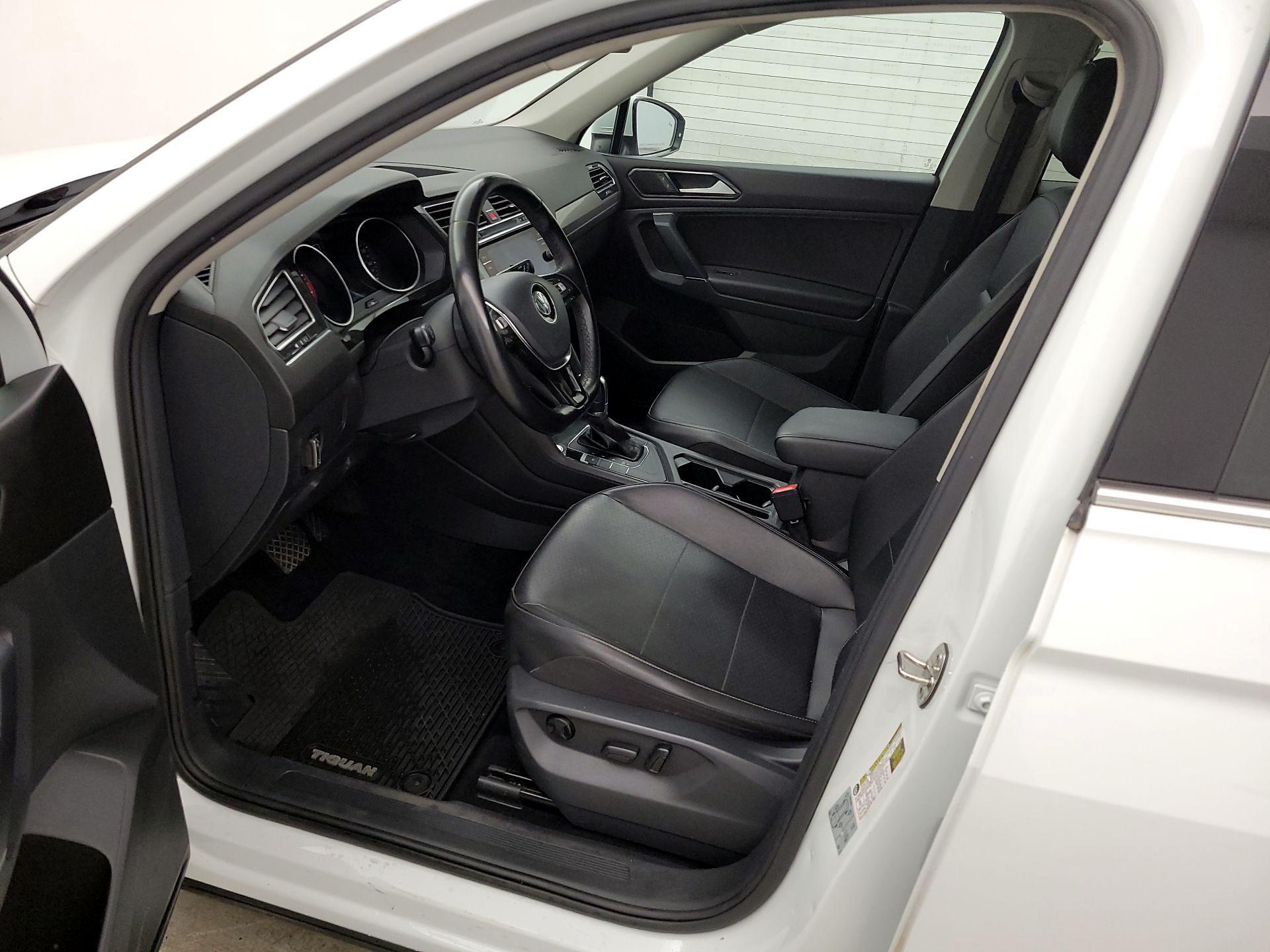 Thumbnail: 2018 Volkswagen Tiguan - 11