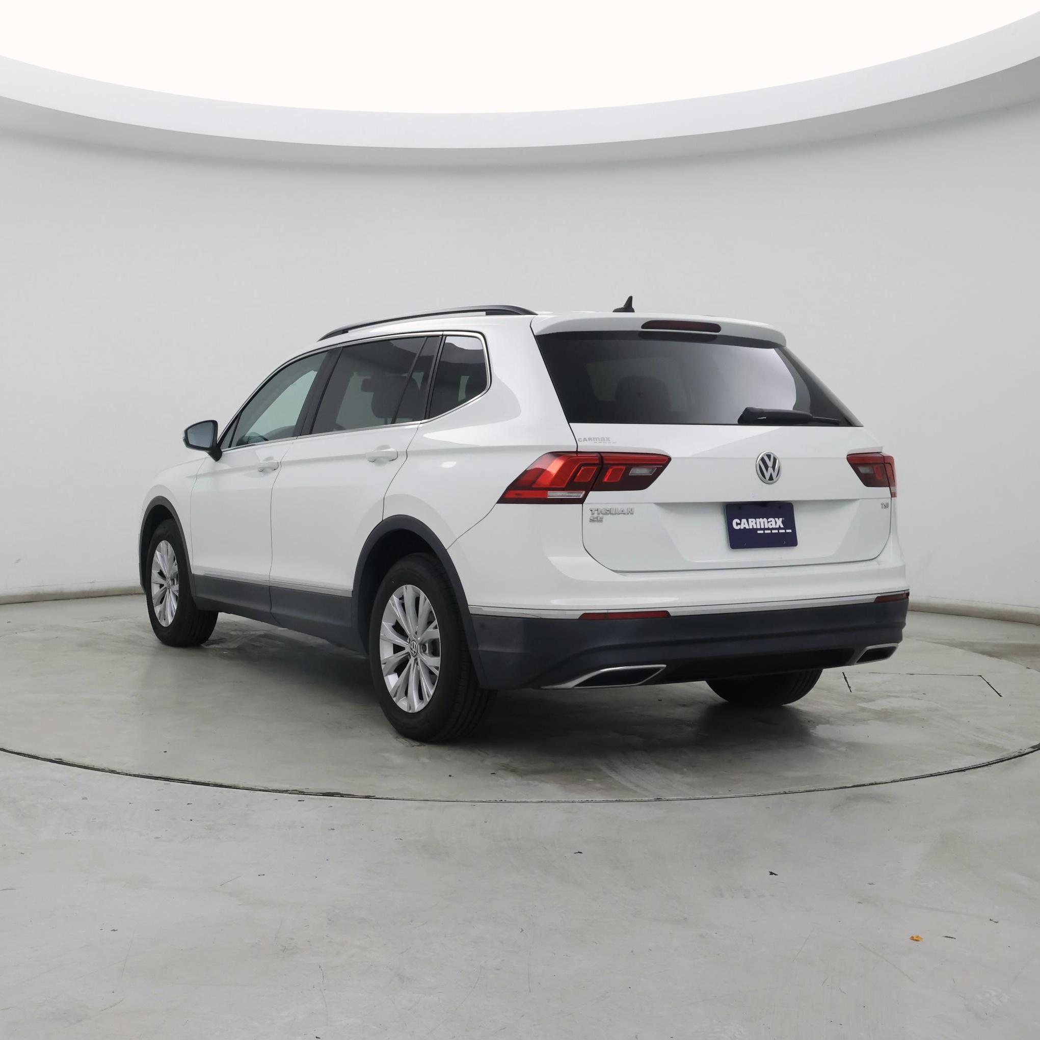 Thumbnail: 2018 Volkswagen Tiguan - 2