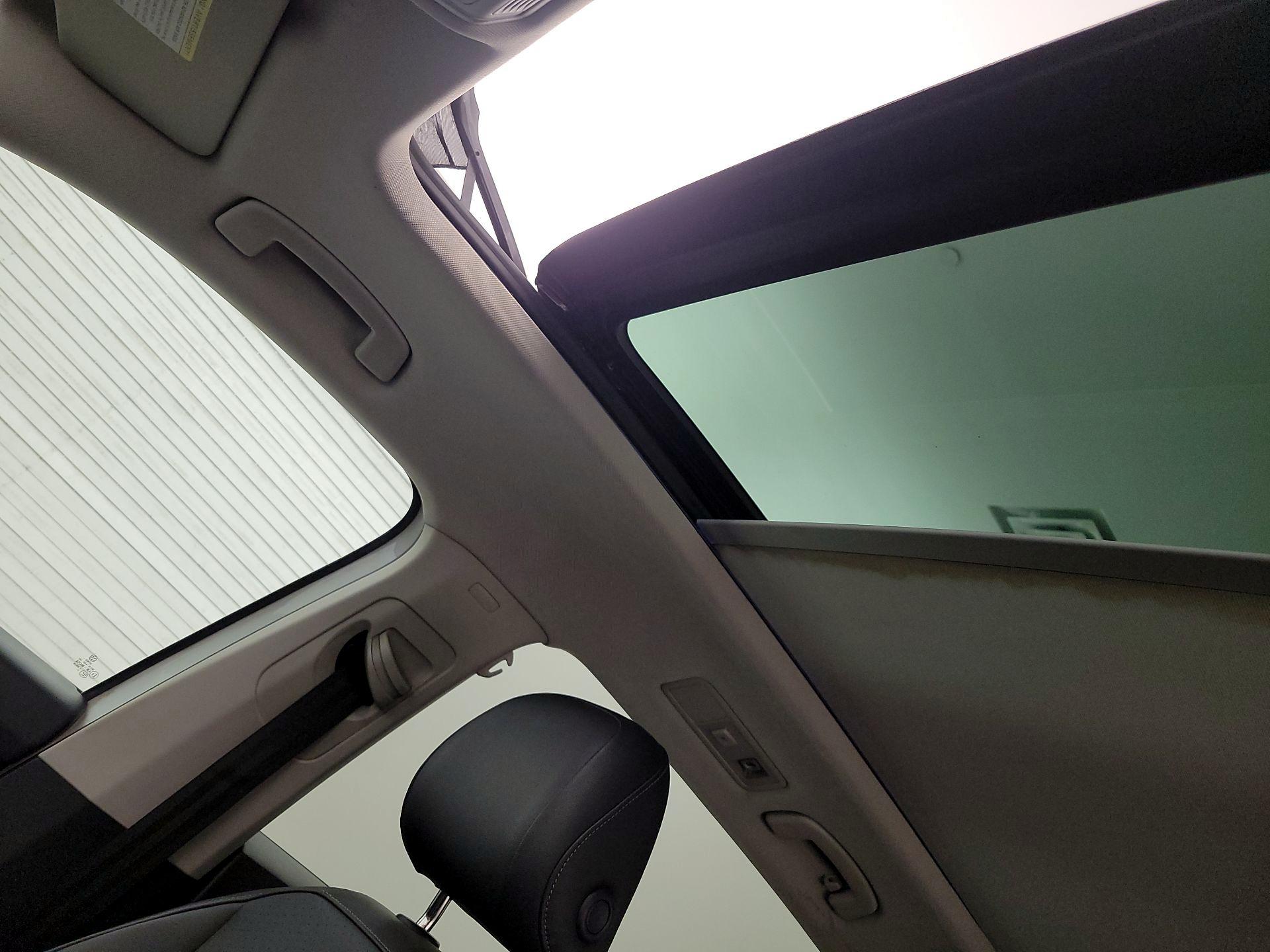 Thumbnail: 2018 Volkswagen Tiguan - 19