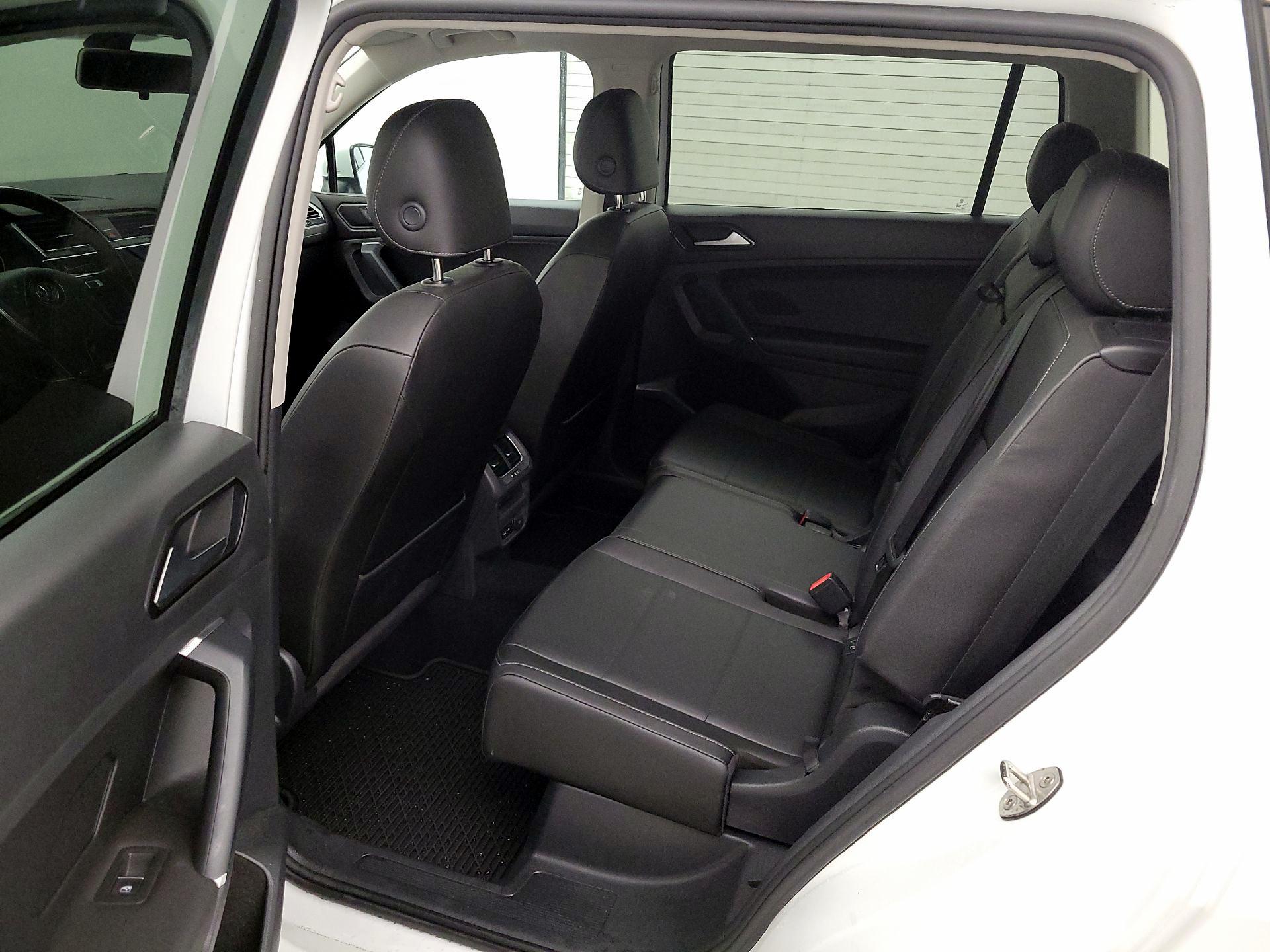 Thumbnail: 2018 Volkswagen Tiguan - 20