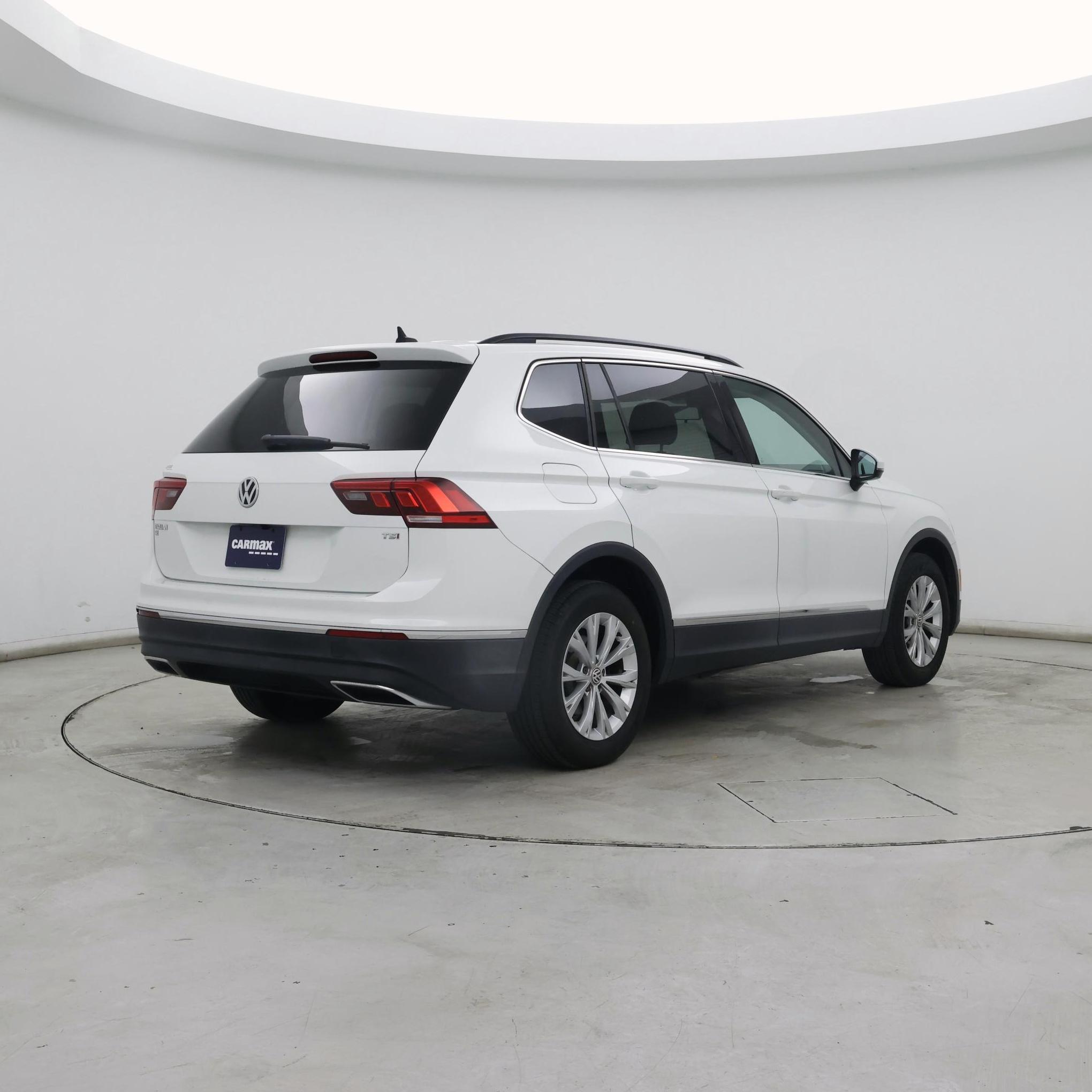 Thumbnail: 2018 Volkswagen Tiguan - 8