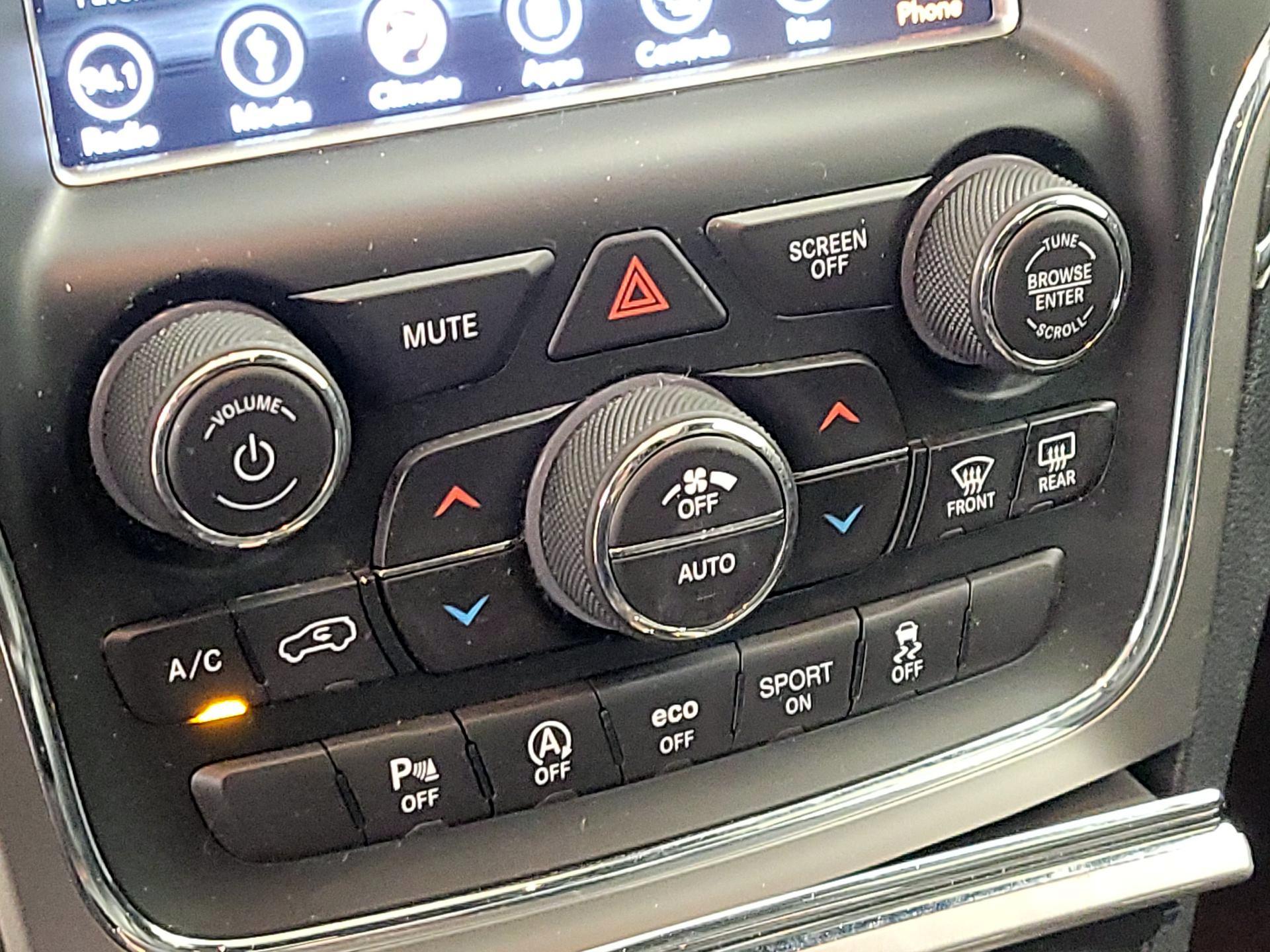 Thumbnail: 2018 Jeep Grand Cherokee - 17