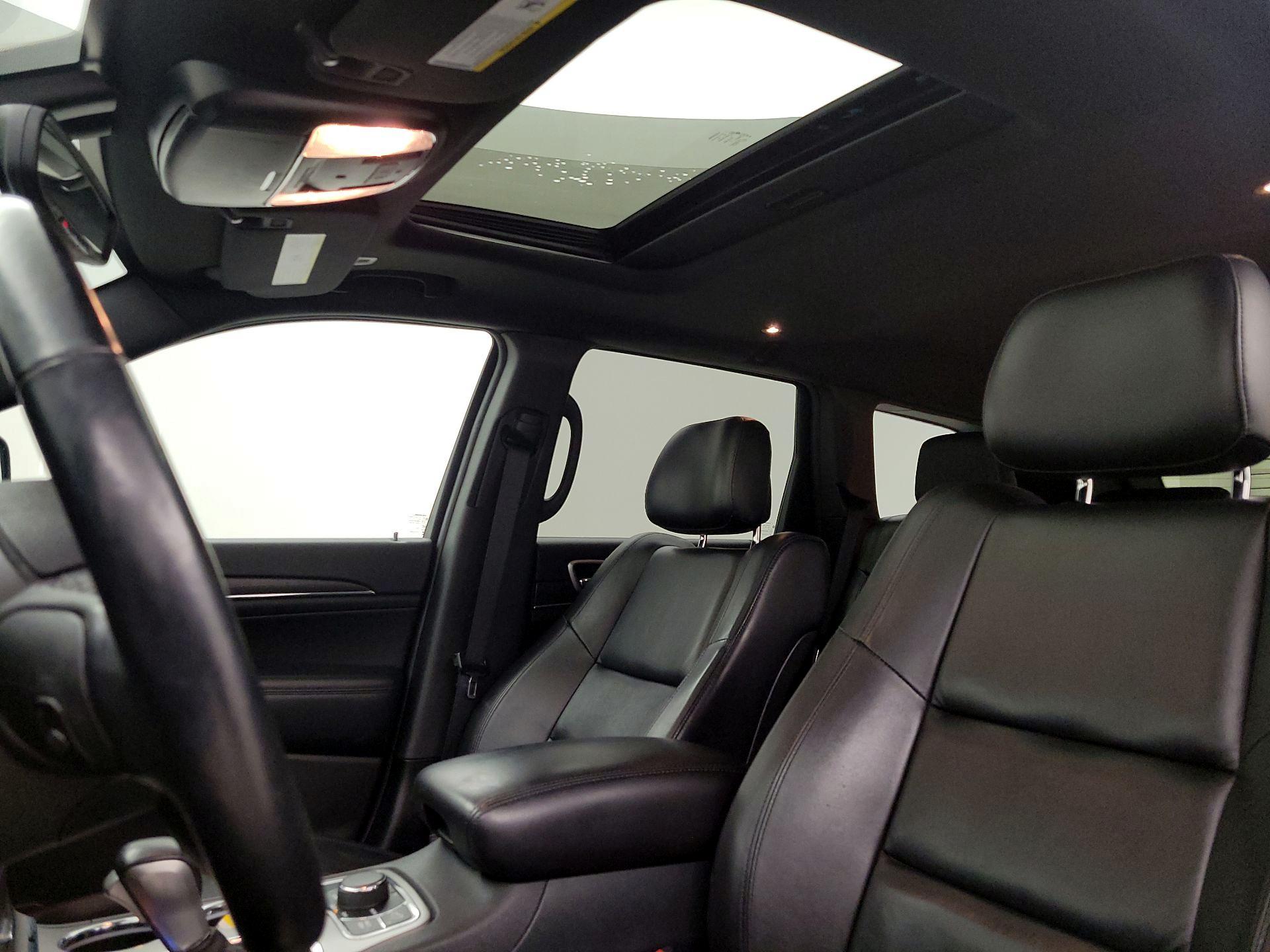 Thumbnail: 2018 Jeep Grand Cherokee - 20