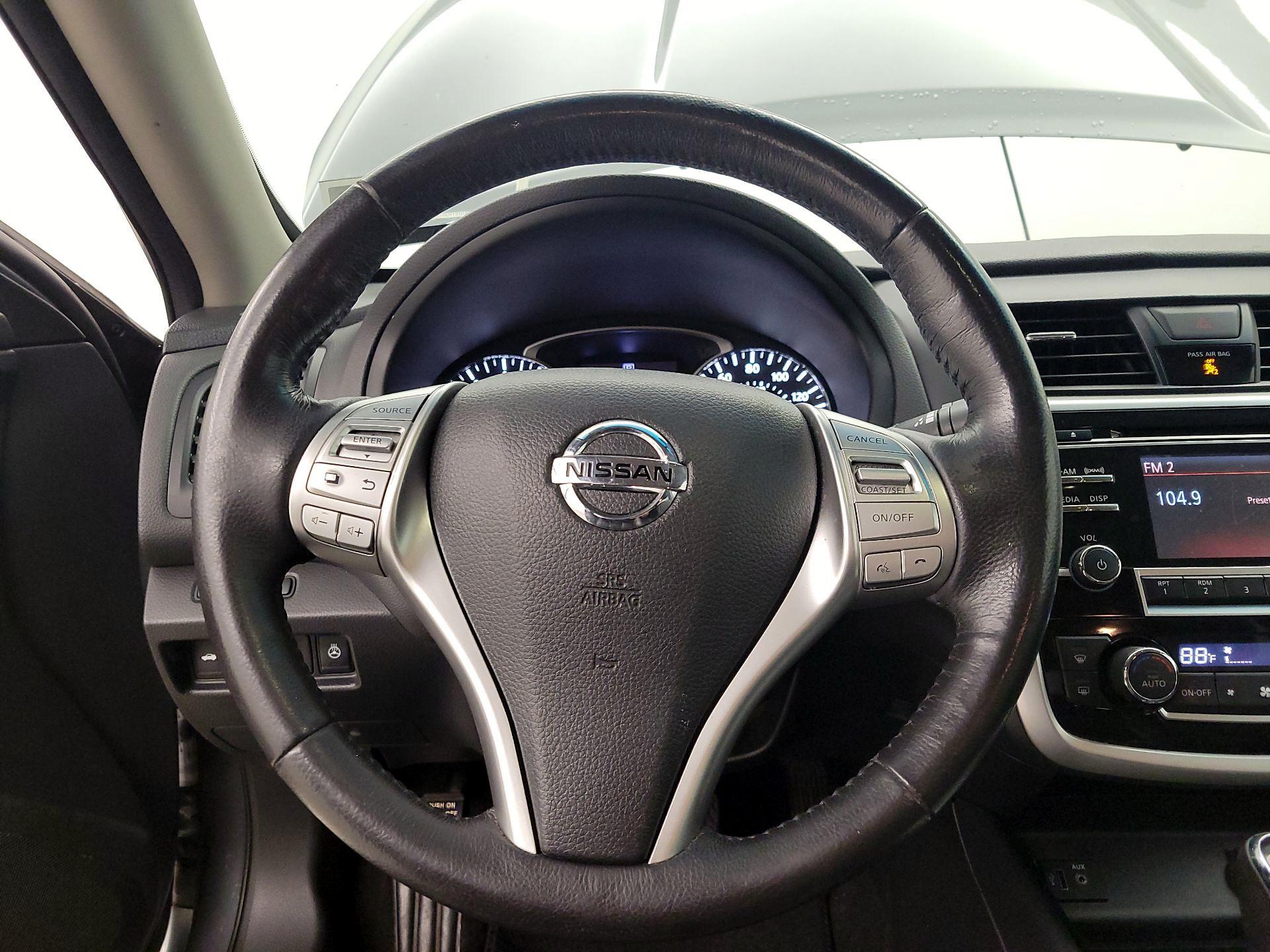 Thumbnail: 2018 Nissan Altima - 10