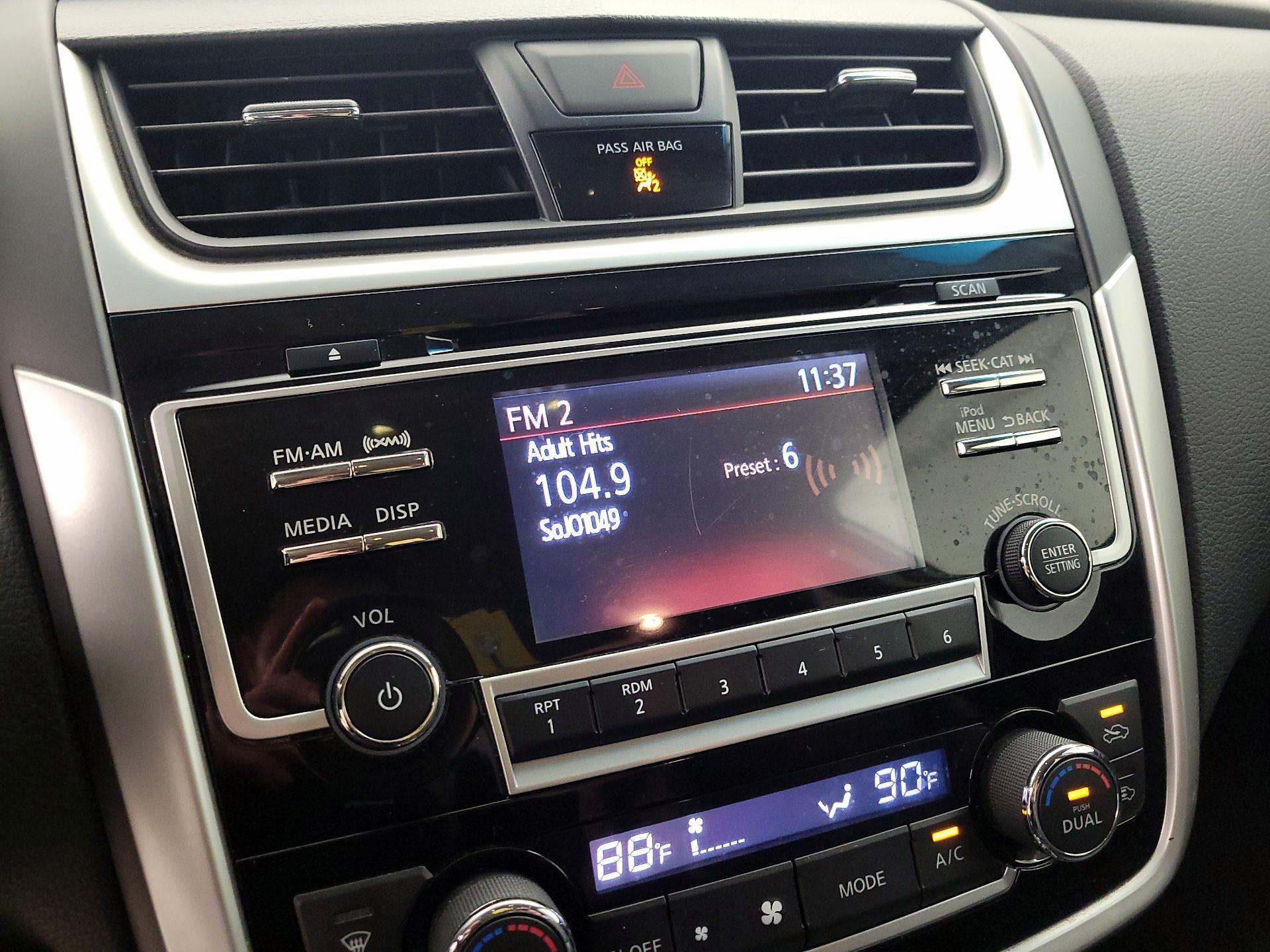 Thumbnail: 2018 Nissan Altima - 15