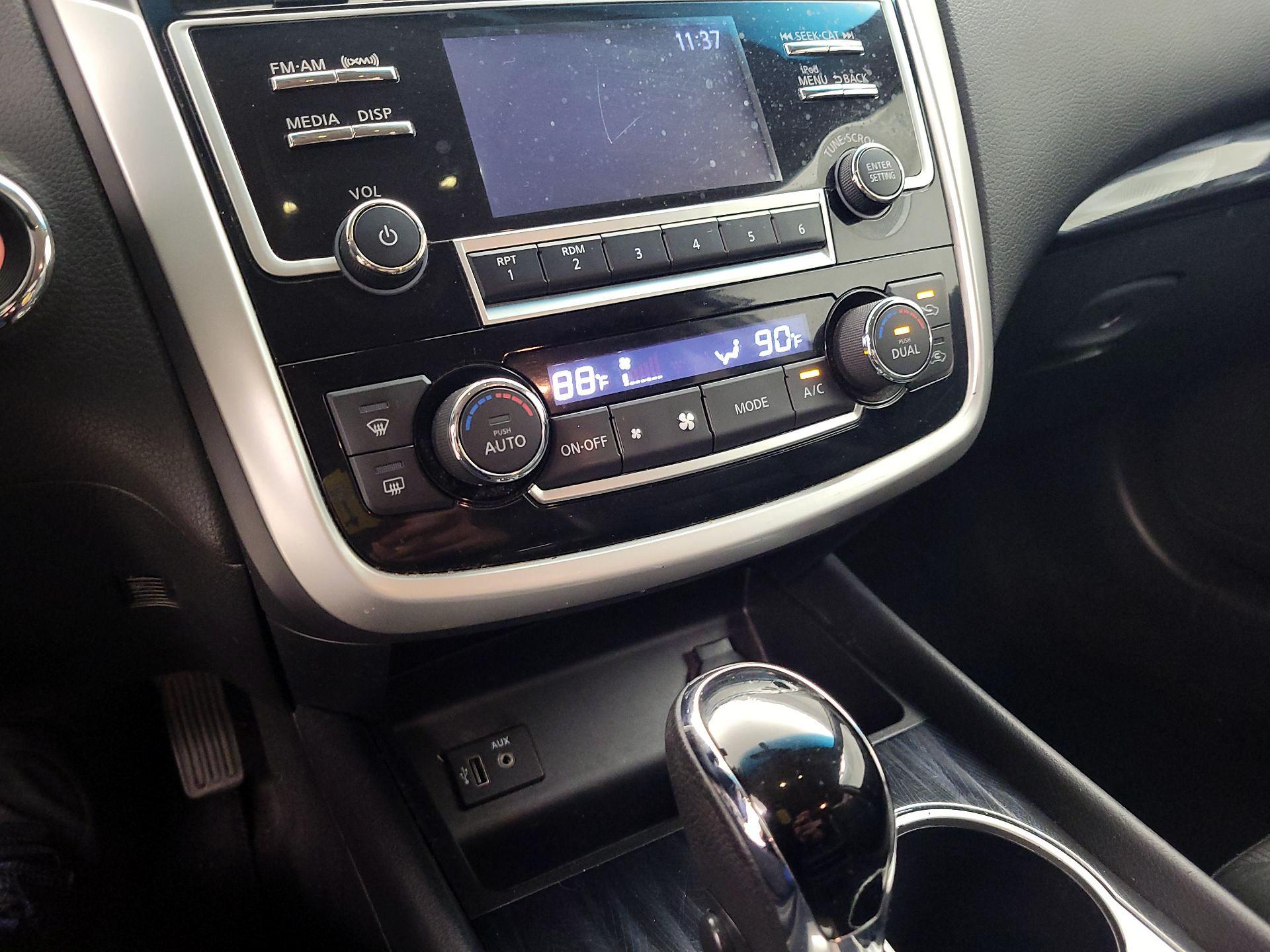 Thumbnail: 2018 Nissan Altima - 16